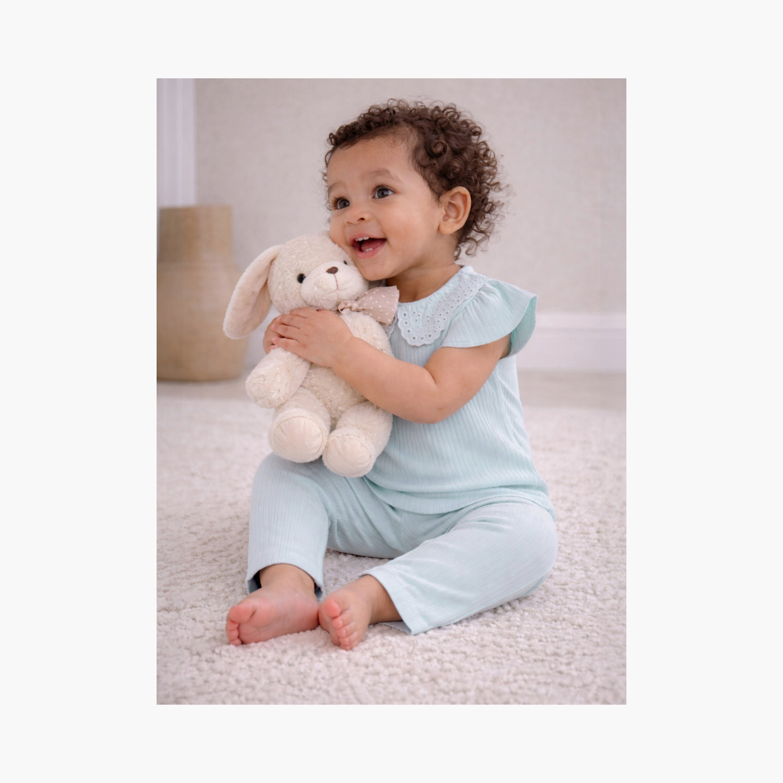 طقم 4 قطع تيشيرتات بأكمام قصيرة بطبعة فلورال وليقنز من فيكتور أند جين-baby-girls-clothing-setsandcoords-image-10
