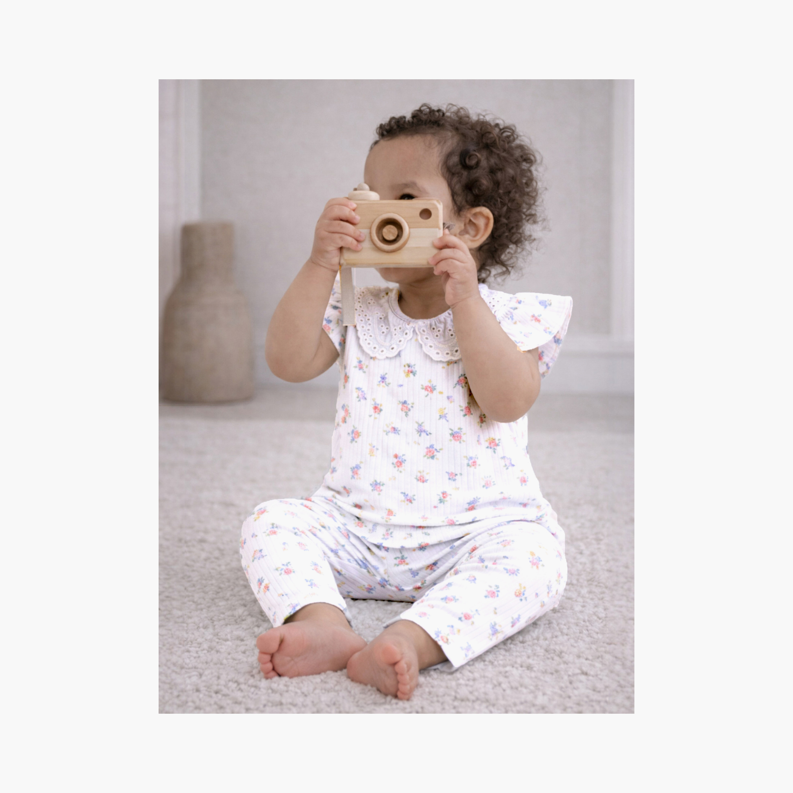 طقم 4 قطع تيشيرتات بأكمام قصيرة بطبعة فلورال وليقنز من فيكتور أند جين-baby-girls-clothing-setsandcoords-image-8