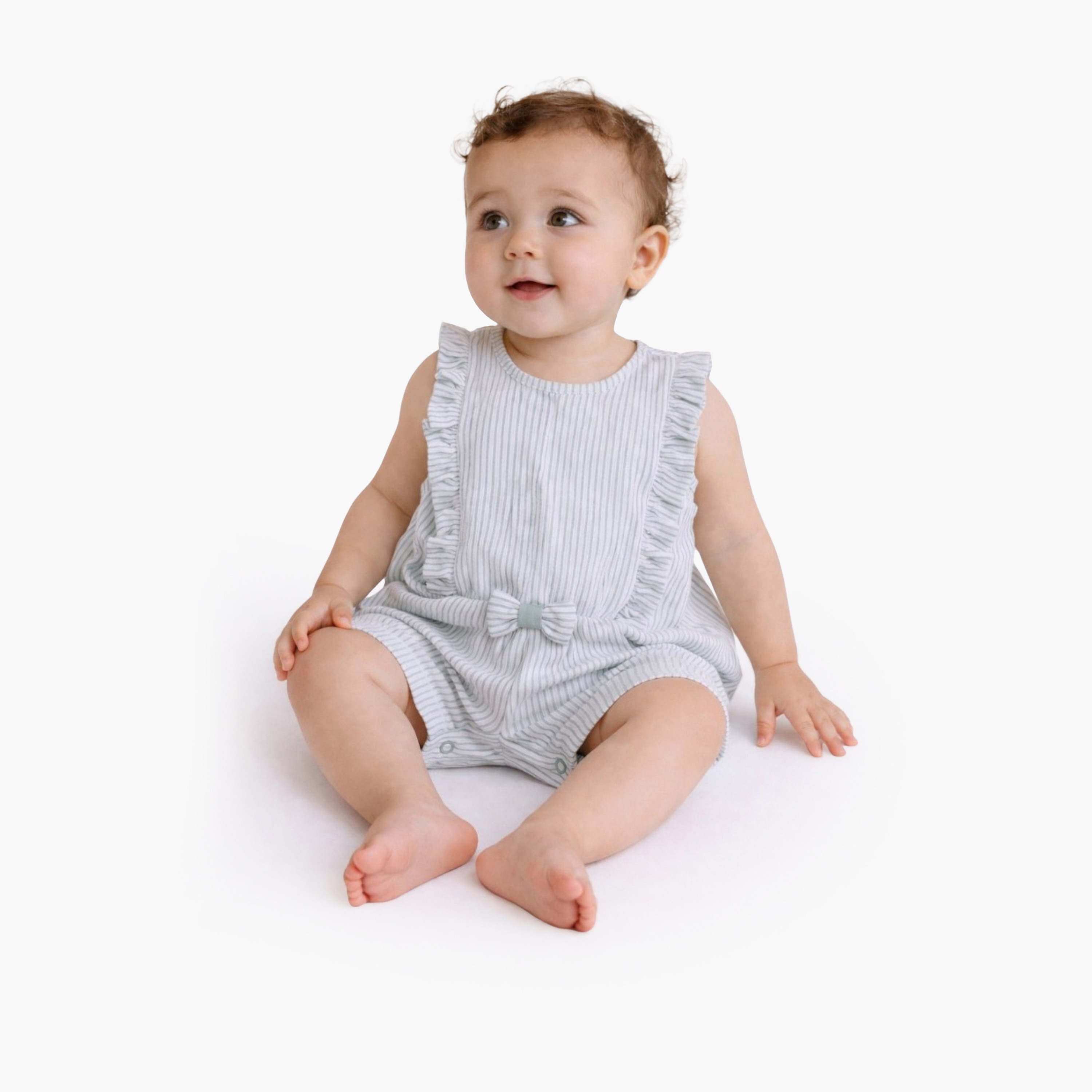 ملابس لعب (بلاي سوت) مخططة بأكمام مكشكشة مع فيونكة من فيكتور آند جين-baby-girls-clothing-dressesandjumpsuits-image-5
