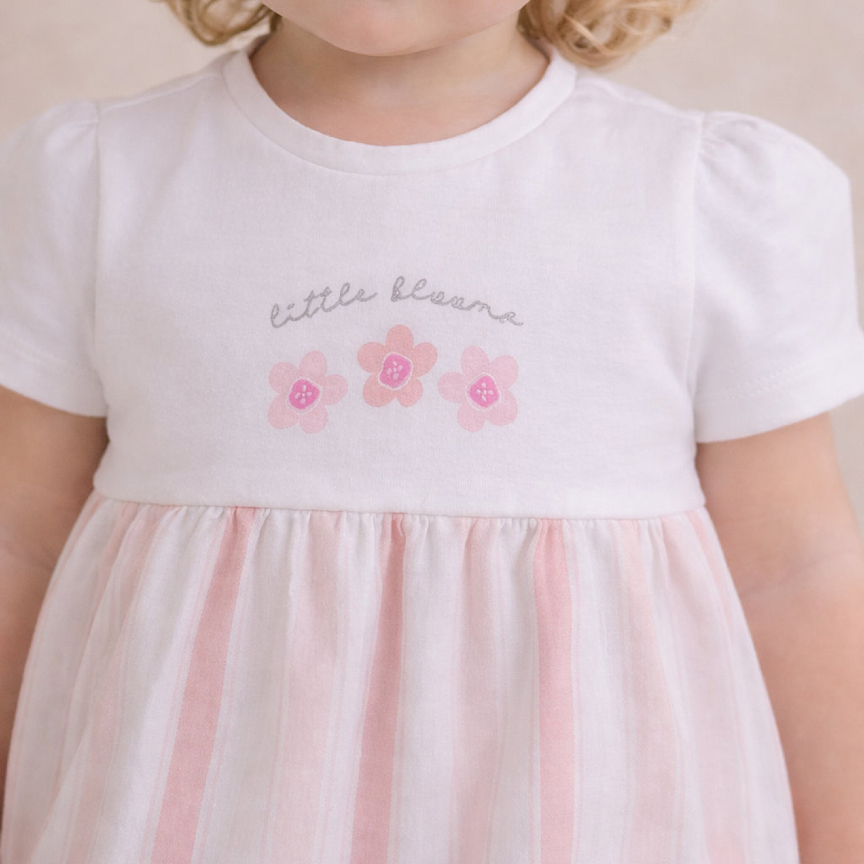 رومبر "بابل" بأكمام قصيرة وقصة صدر (يوك) من فيكتور آند جين-baby-girls-clothing-rompers-image-3