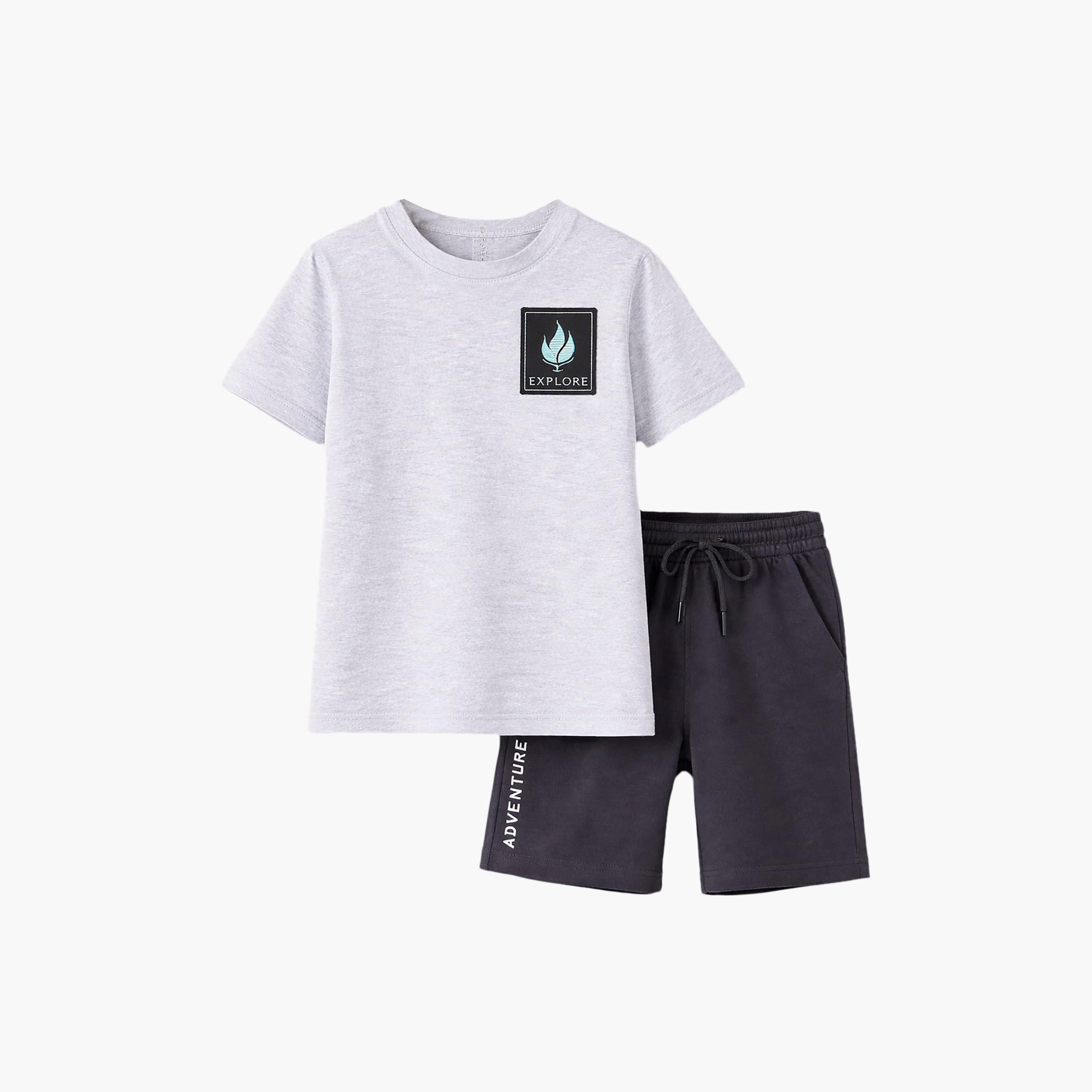 طقم تيشيرت بأكمام نصفية بطبعة أدفتشر وشورت من فيكتور أند جين-boys-clothing-setsandcoords-image-5