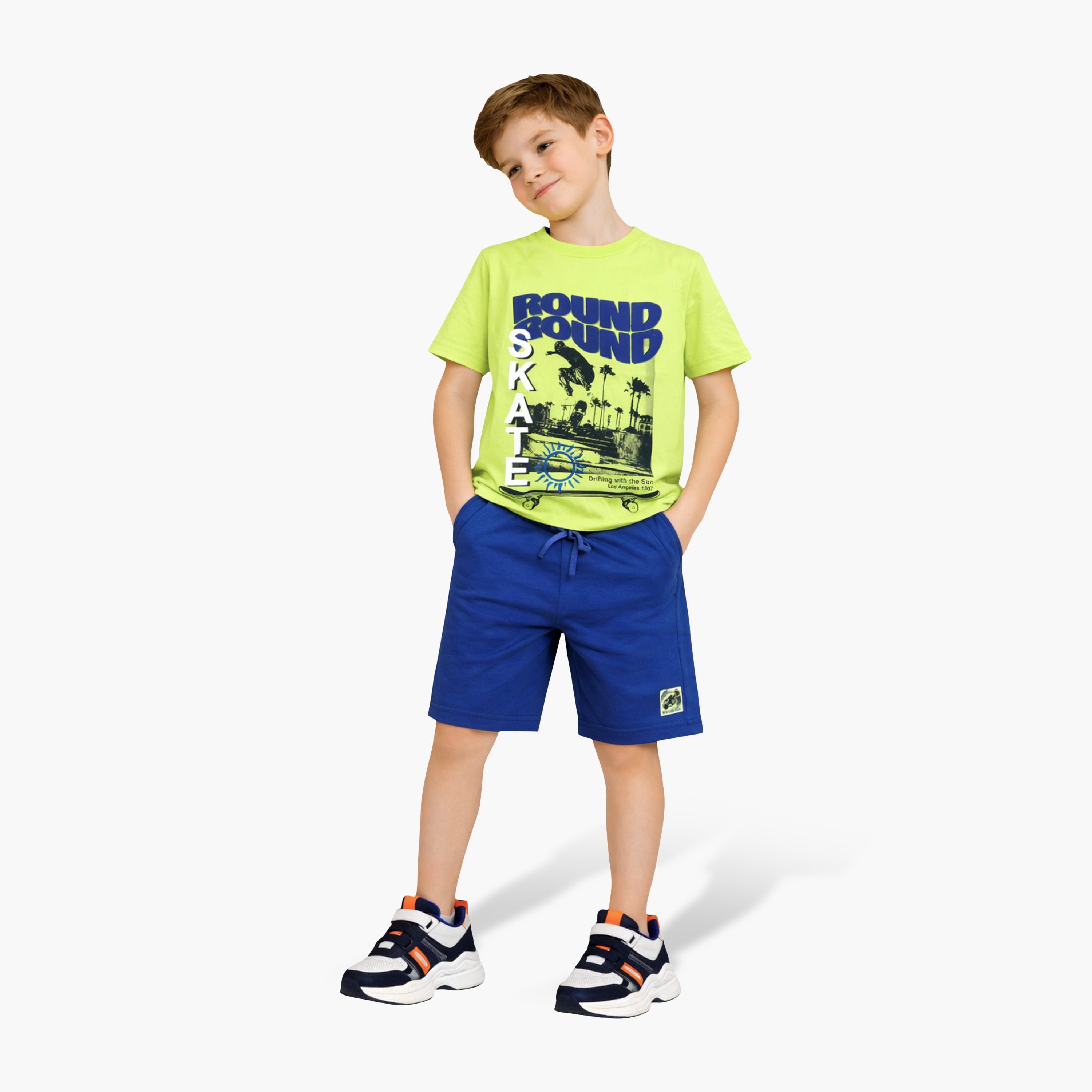 طقم تي شيرت برسومات "Round Sound" وشورت أزرق من فيكتور آند جين-boys-clothing-setsandcoords-image-1