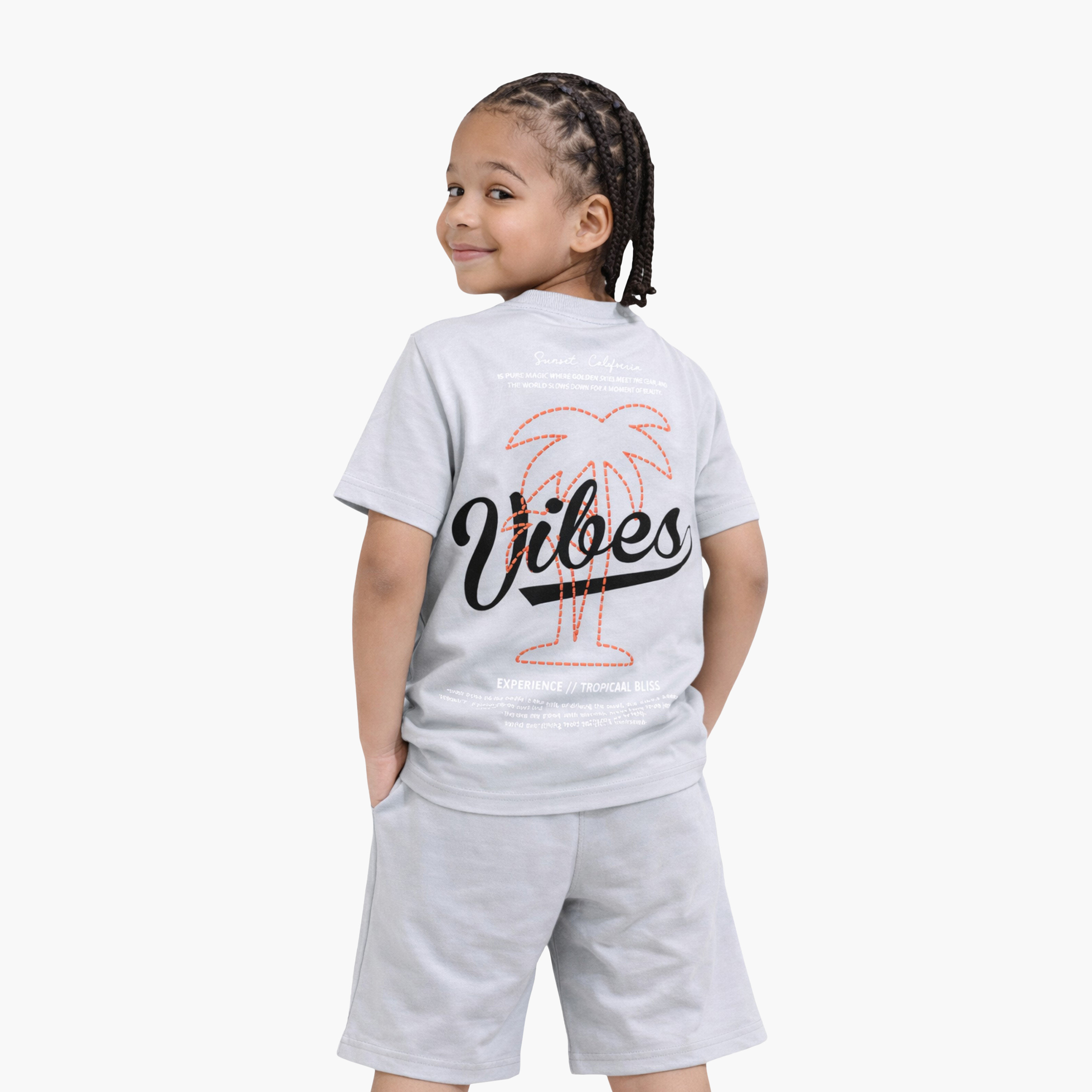 طقم تي شيرت مطبوع بكلمة "Vibes" وشورت أزرق فاتح من فيكتور آند جين-boys-clothing-setsandcoords-image-3