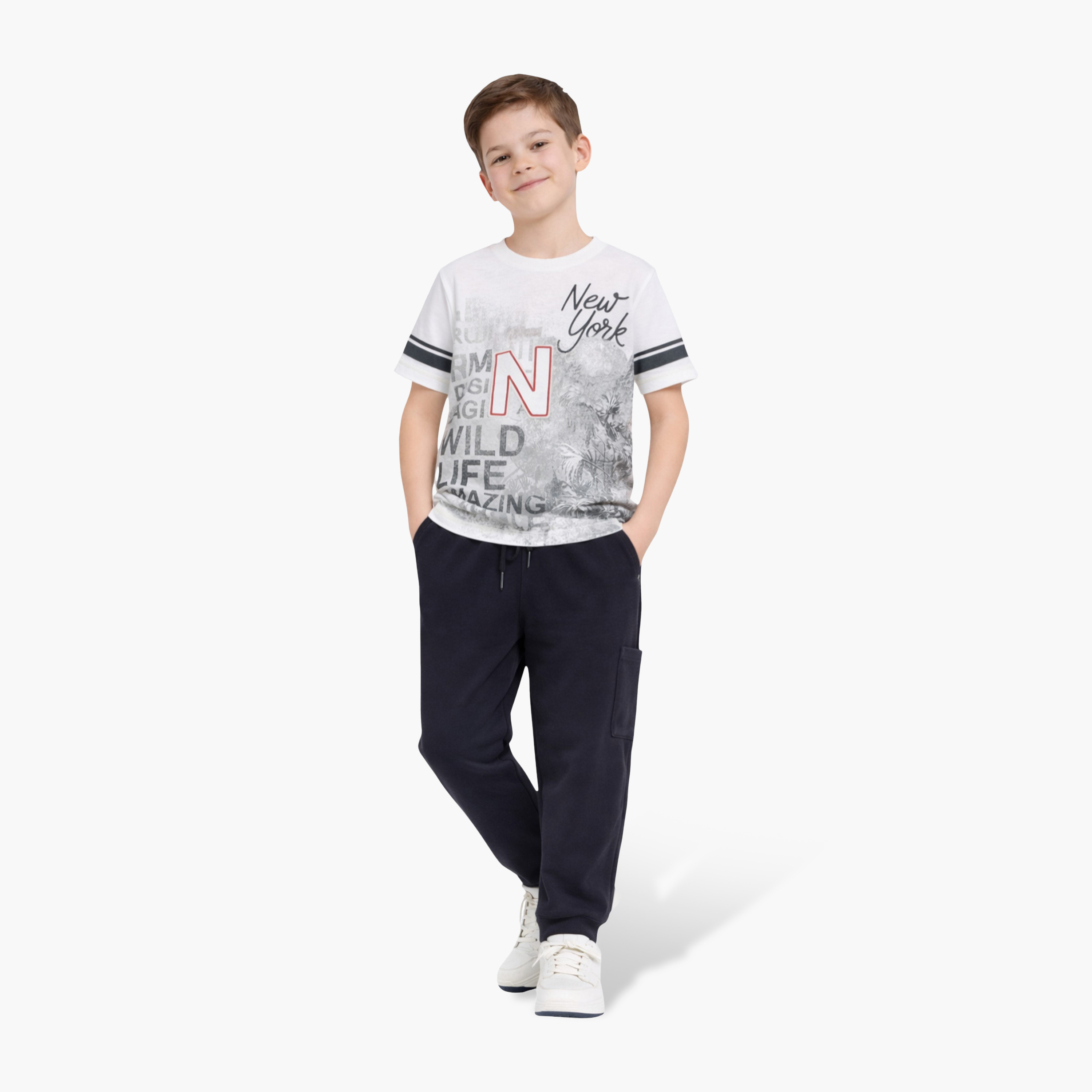 طقم تيشيرت بأكمام نصفية بطبعة تايبوغرافيك وبنطال جوغر من فيكتور أند جين-boys-clothing-setsandcoords-image-1