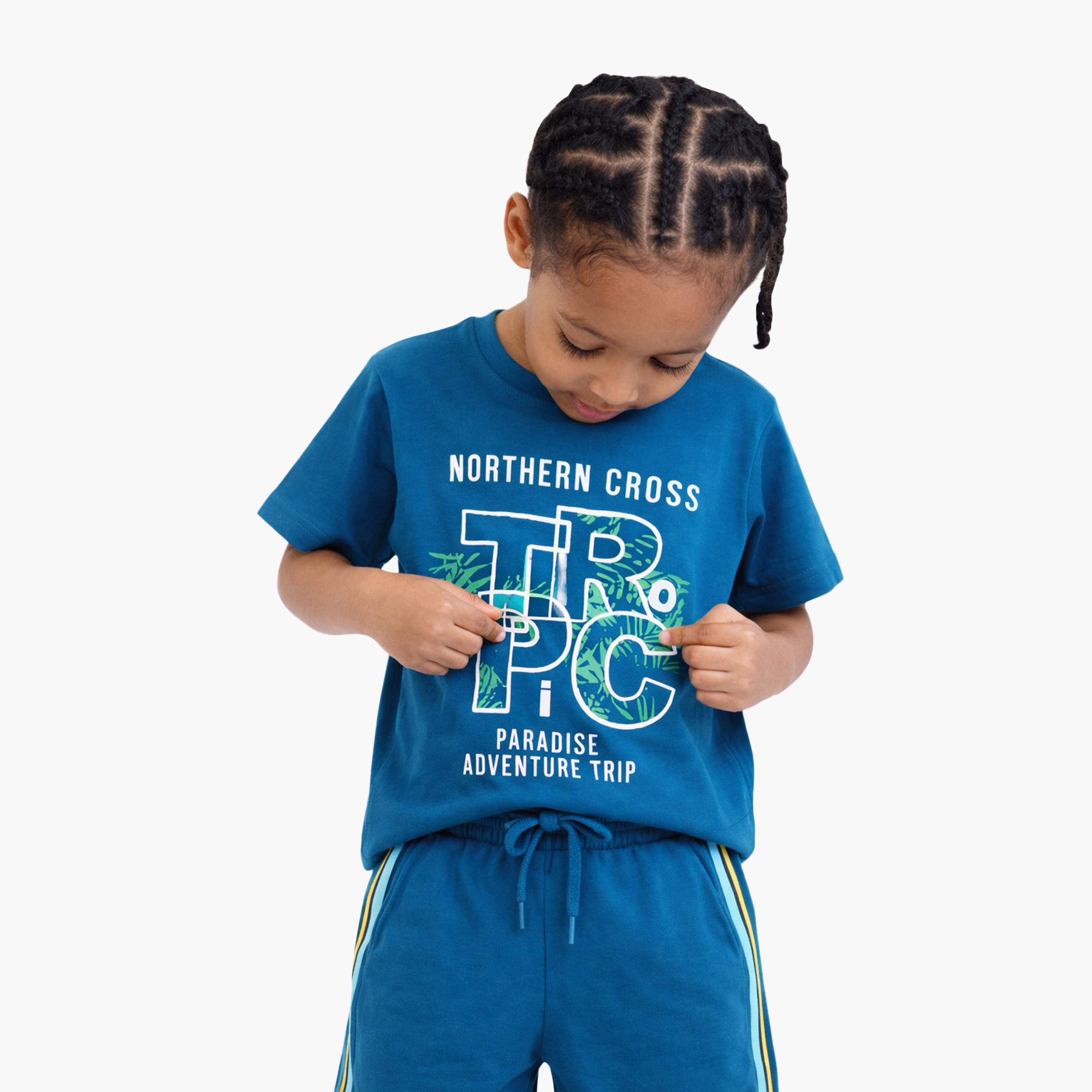 طقم تيشيرت بأكمام نصفية بطبعة أثليتيكس وشورت من فيكتور أند جين-boys-clothing-setsandcoords-image-4