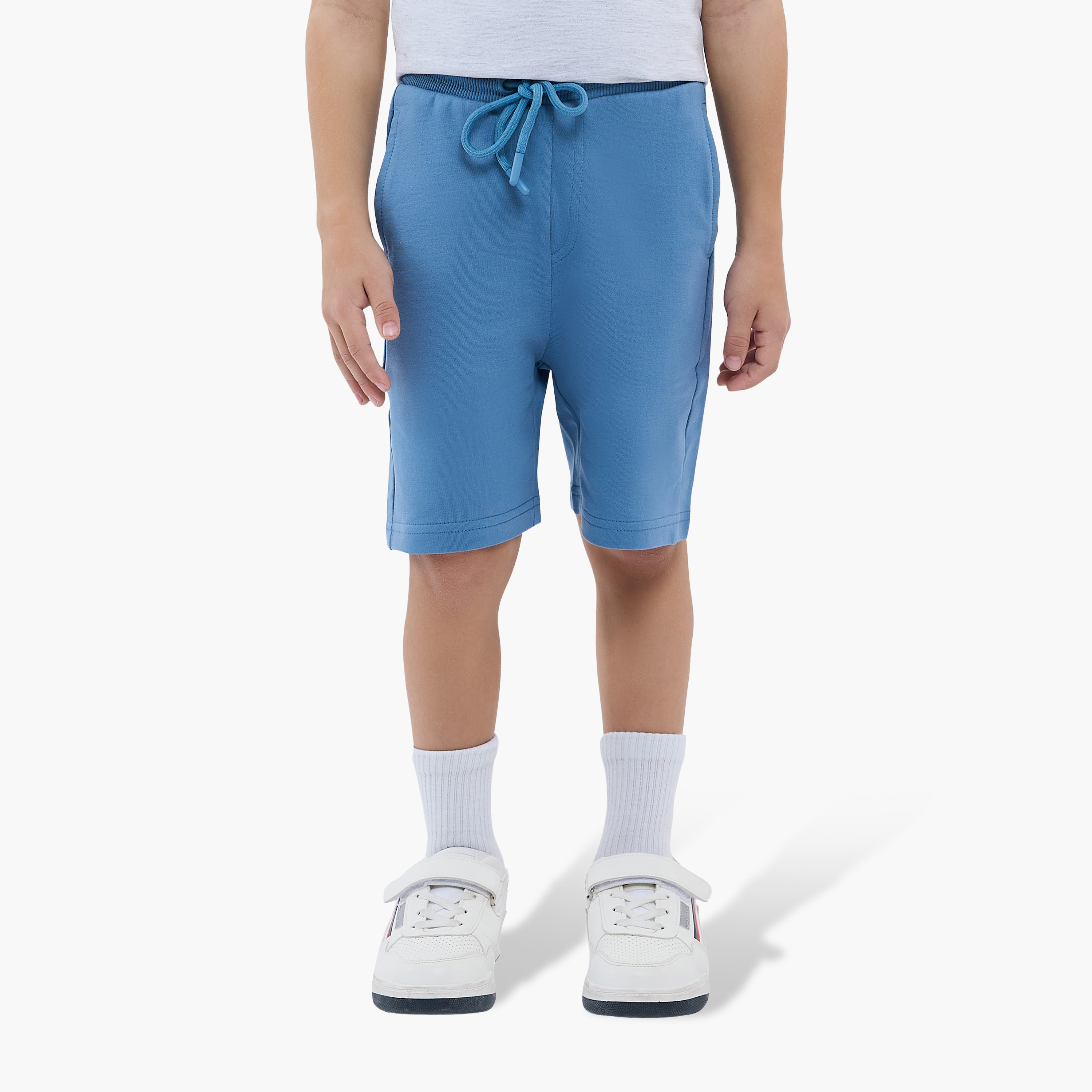 طقم تيشيرت بأكمام نصفية بطبعة تشامبيون وشورت من فيكتور أند جين-boys-clothing-setsandcoords-image-3