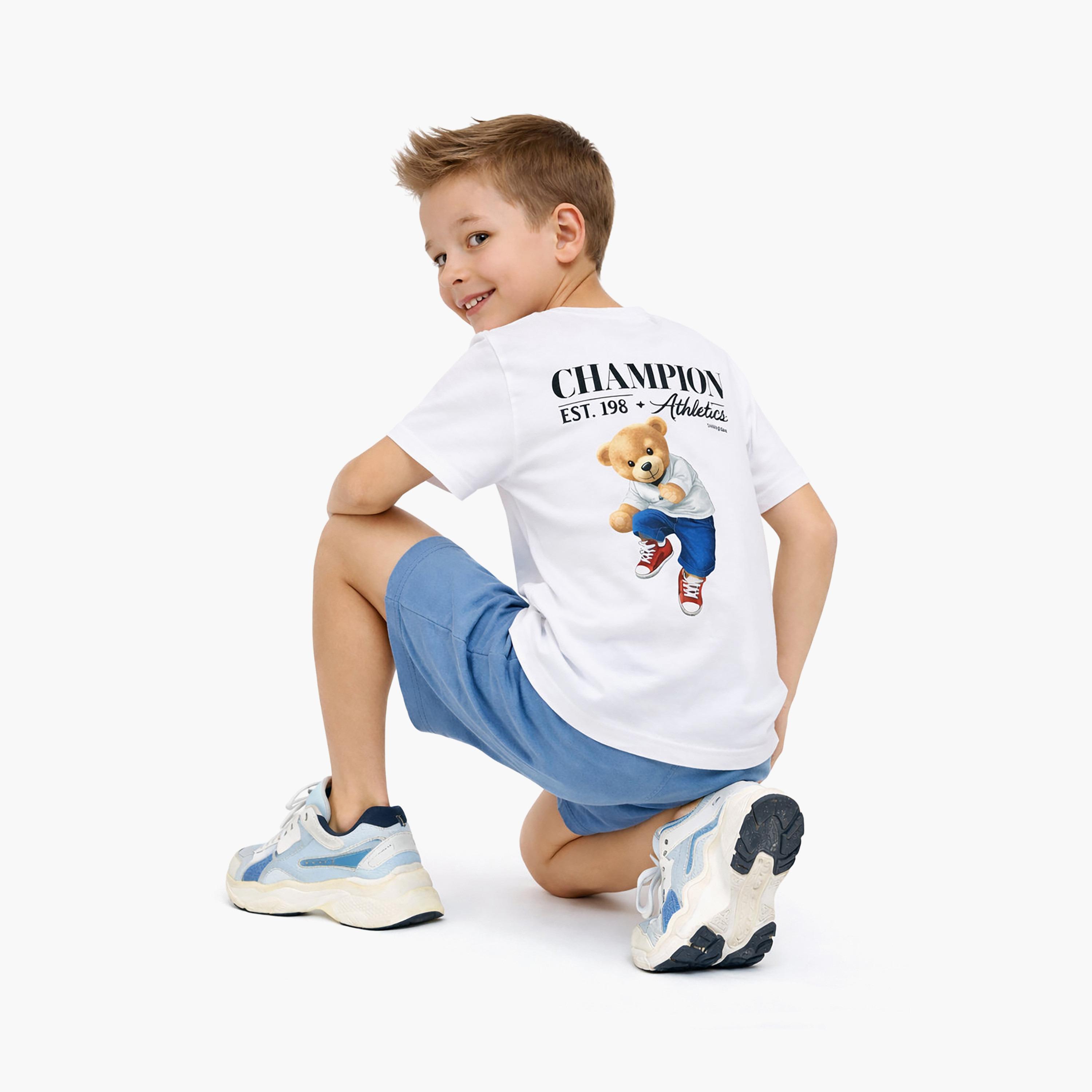طقم تيشيرت بأكمام نصفية بطبعة تشامبيون وشورت من فيكتور أند جين-boys-clothing-setsandcoords-image-5