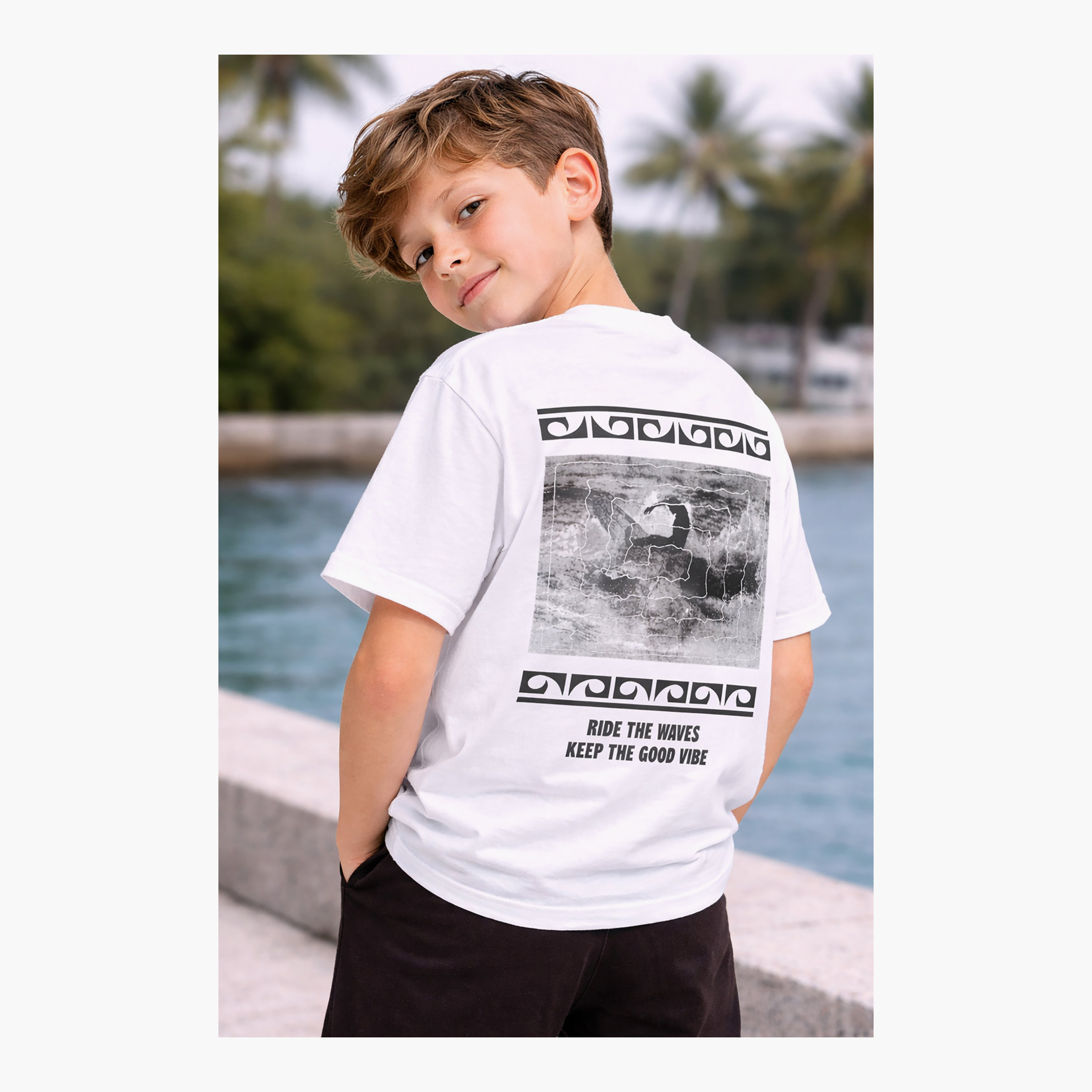 طقم تي شيرت بقصة مريحة وطبعة "Ride the Waves" مع شورت من فيكتور آند جين-boys-clothing-setsandcoords-image-3