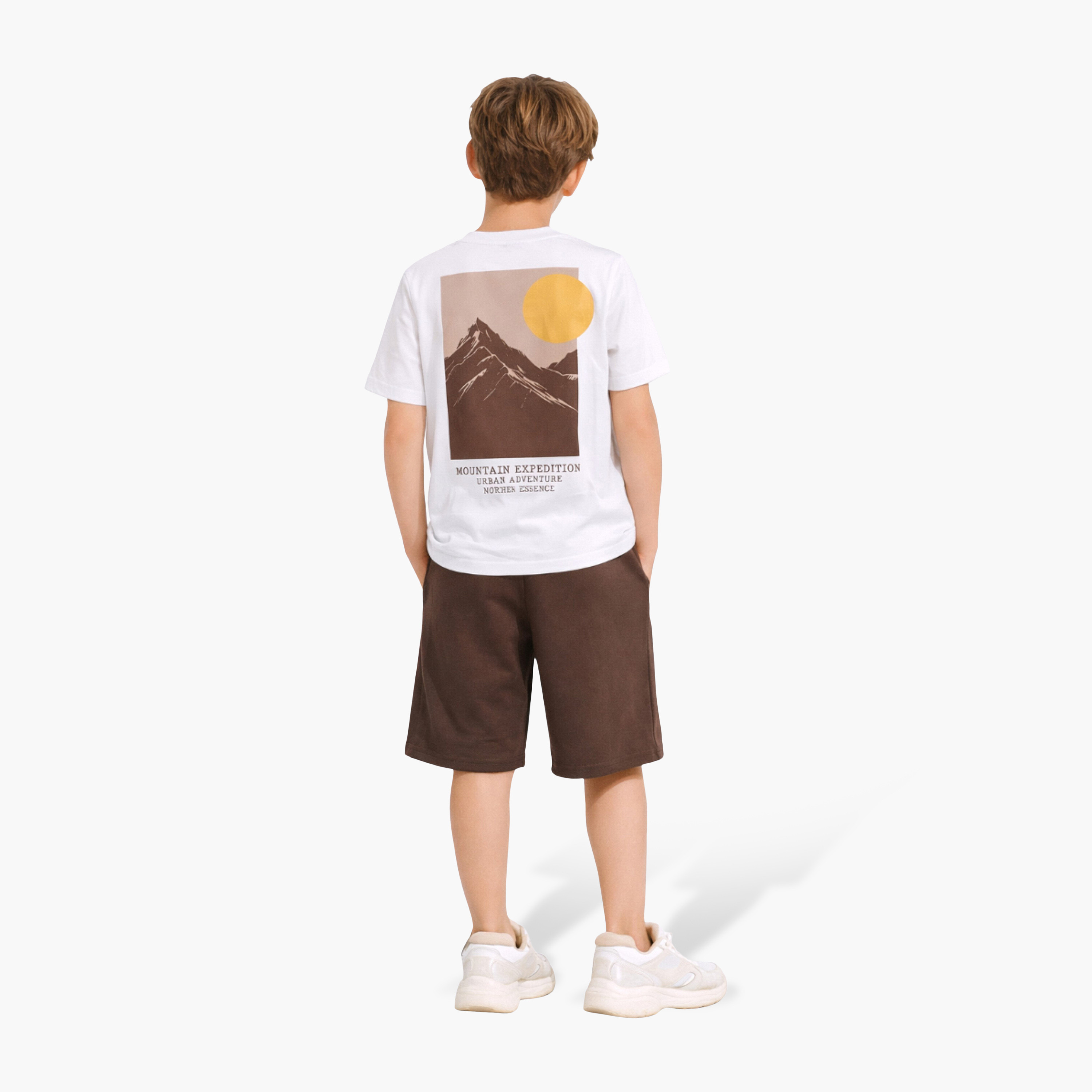 طقم تي شيرت برسومات شمس وجبال وشورت بني من فيكتور آند جين-boys-clothing-setsandcoords-image-2