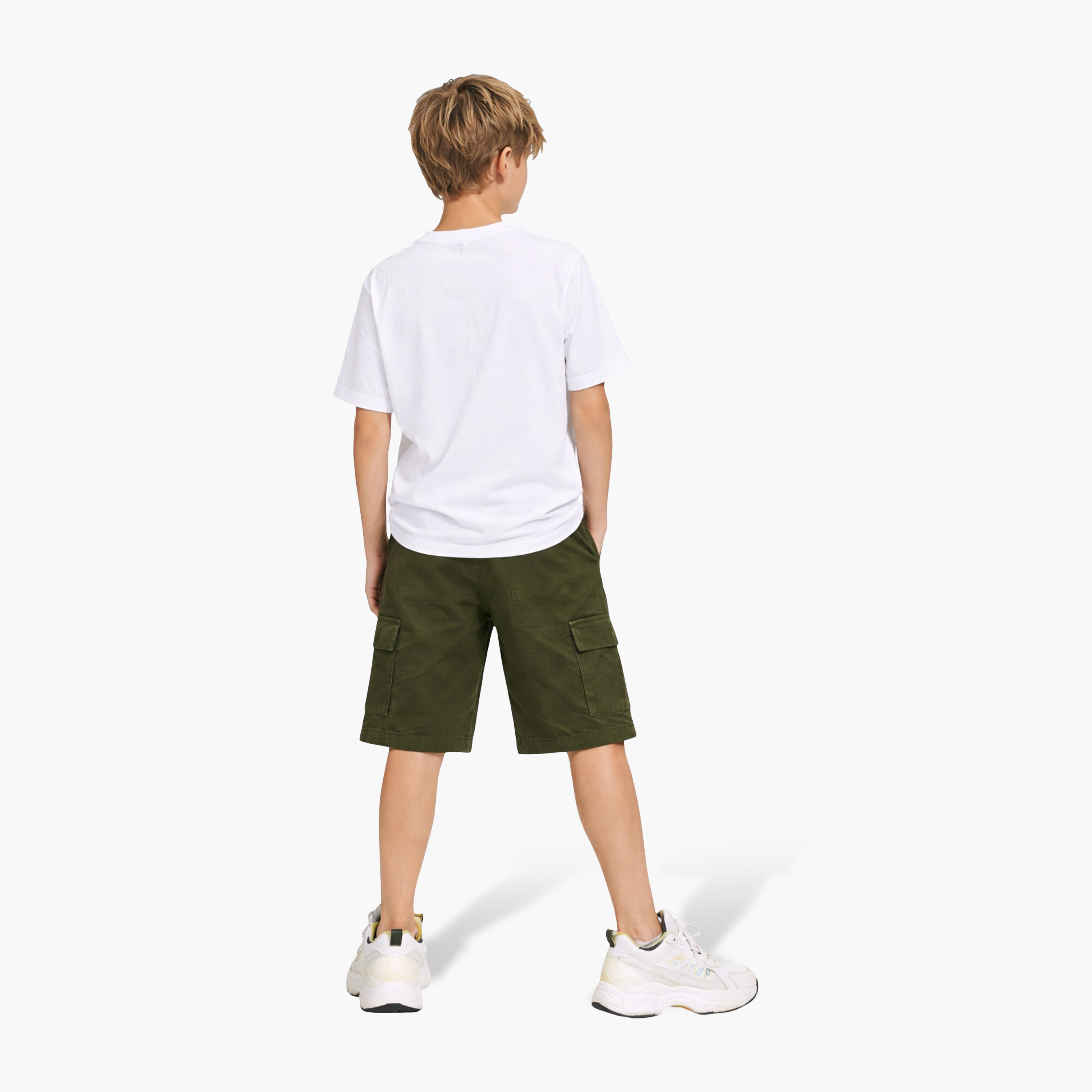 طقم تي شيرت برسمة طبيعة وشورت كارغو بلون زيتوني من فيكتور آند جين-boys-clothing-setsandcoords-image-2