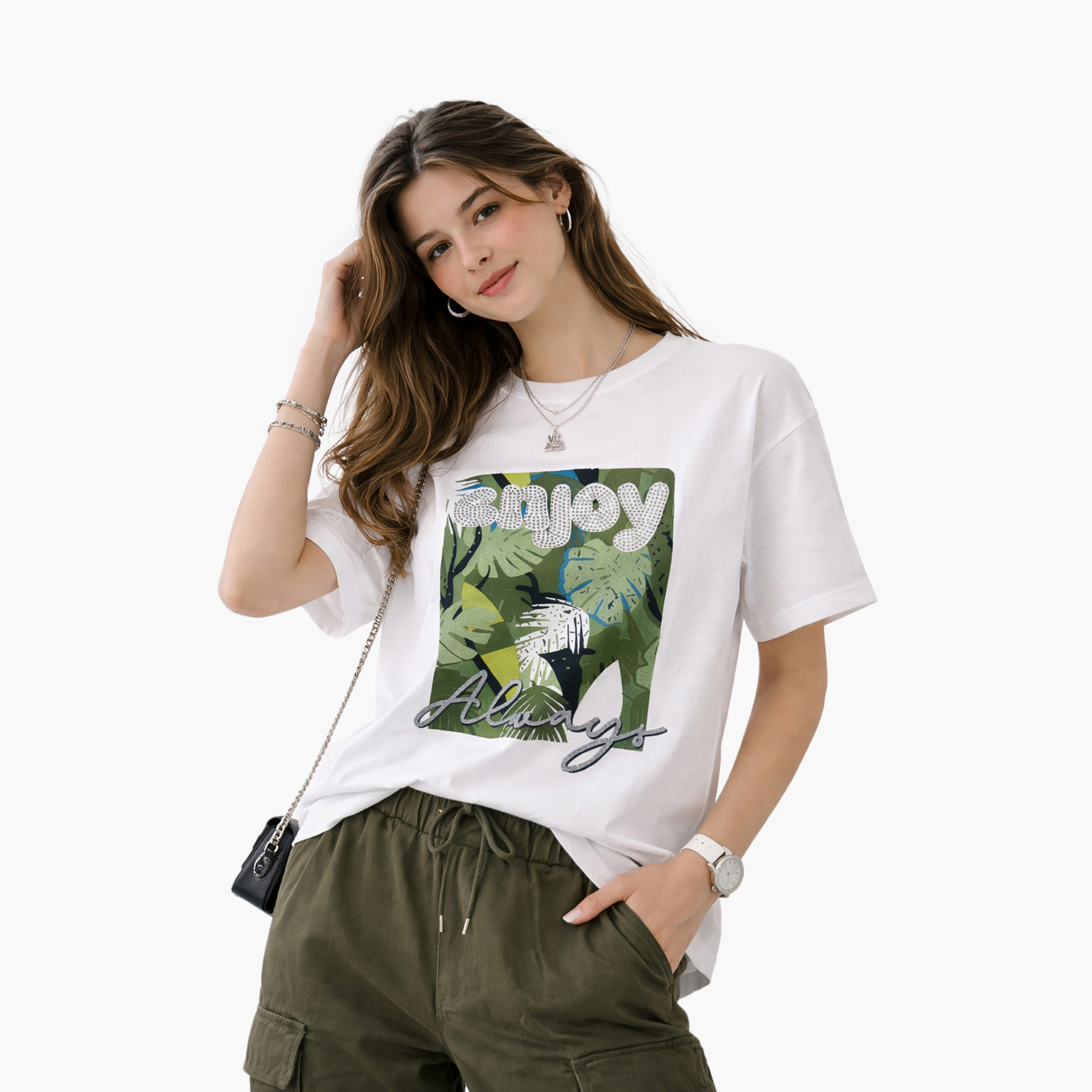 تيشيرت "أوفرسايز" مطرز بطبعة ساحل أمالفي من فيكتور آند جين-girls-clothing-tshirts-image-1