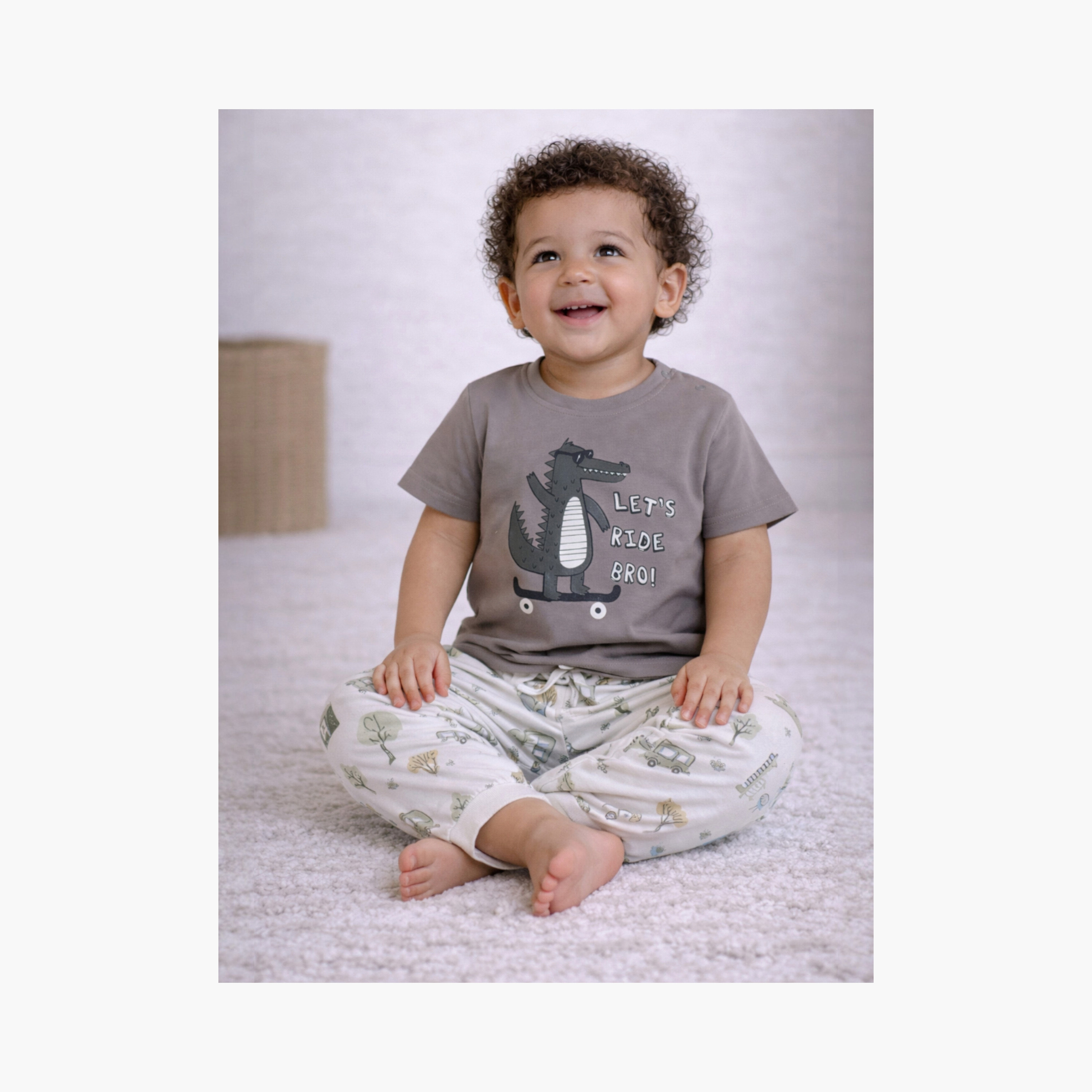 طقم تي شيرت قطني وبيجامة بطبعة حيوانات من فيكتور آند جين-baby-boys-clothing-nightwear-pyjamasets-image-5