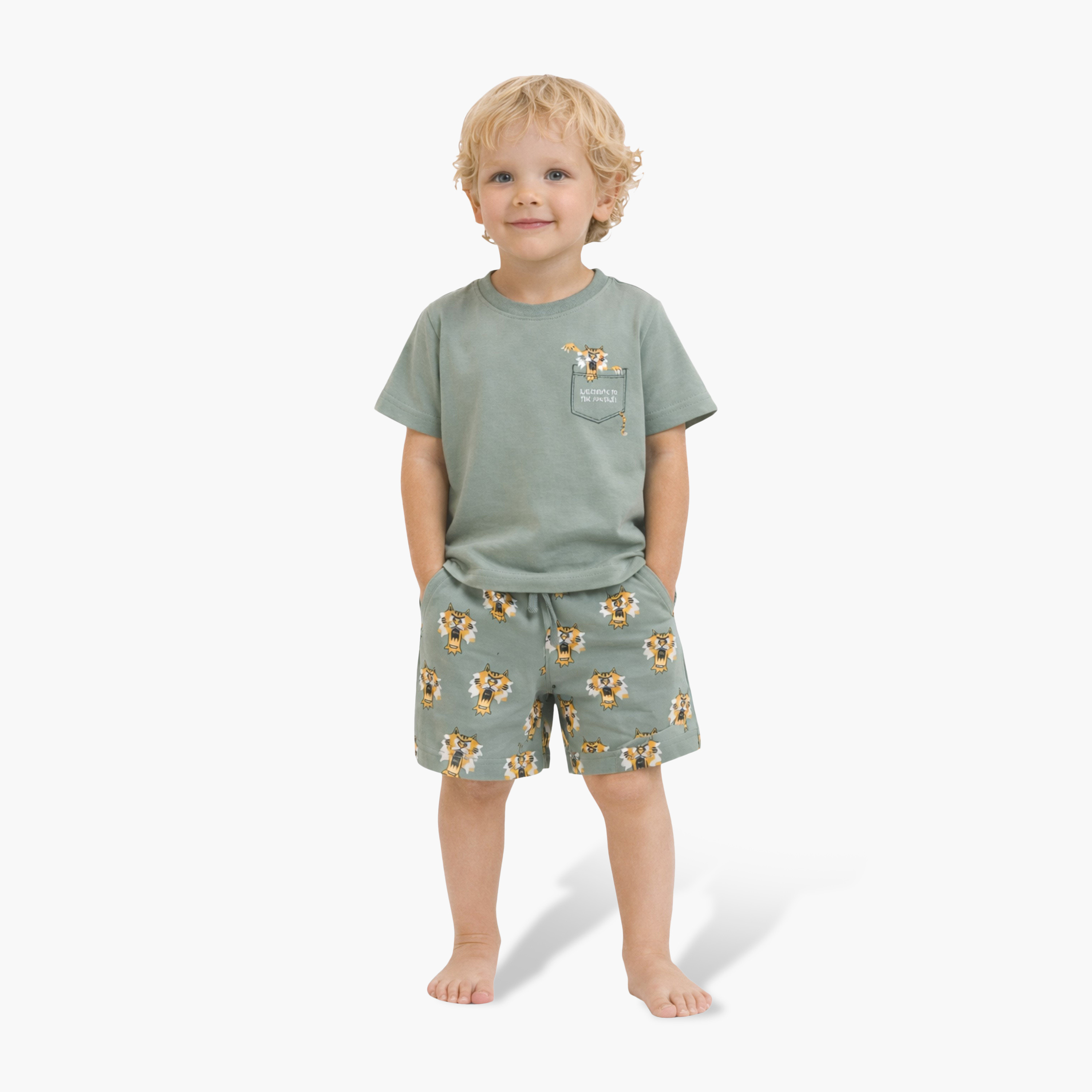 طقم تي شيرت قطني وشورت بطبعة زرافة من فيكتور آند جين-boys-clothing-setsandcoords-image-1
