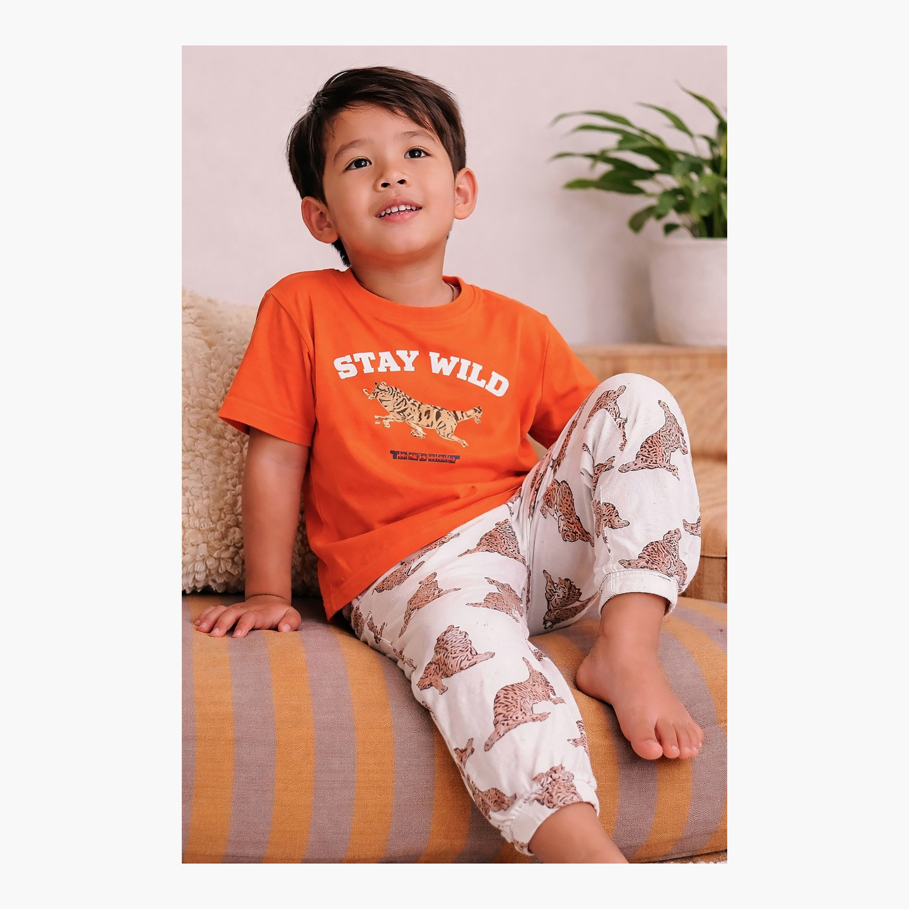 طقم تي شيرت قطني وبيجامة بطبعة نمر "Stay Wild" من فيكتور آند جين-baby-boys-clothing-nightwear-pyjamasets-image-5