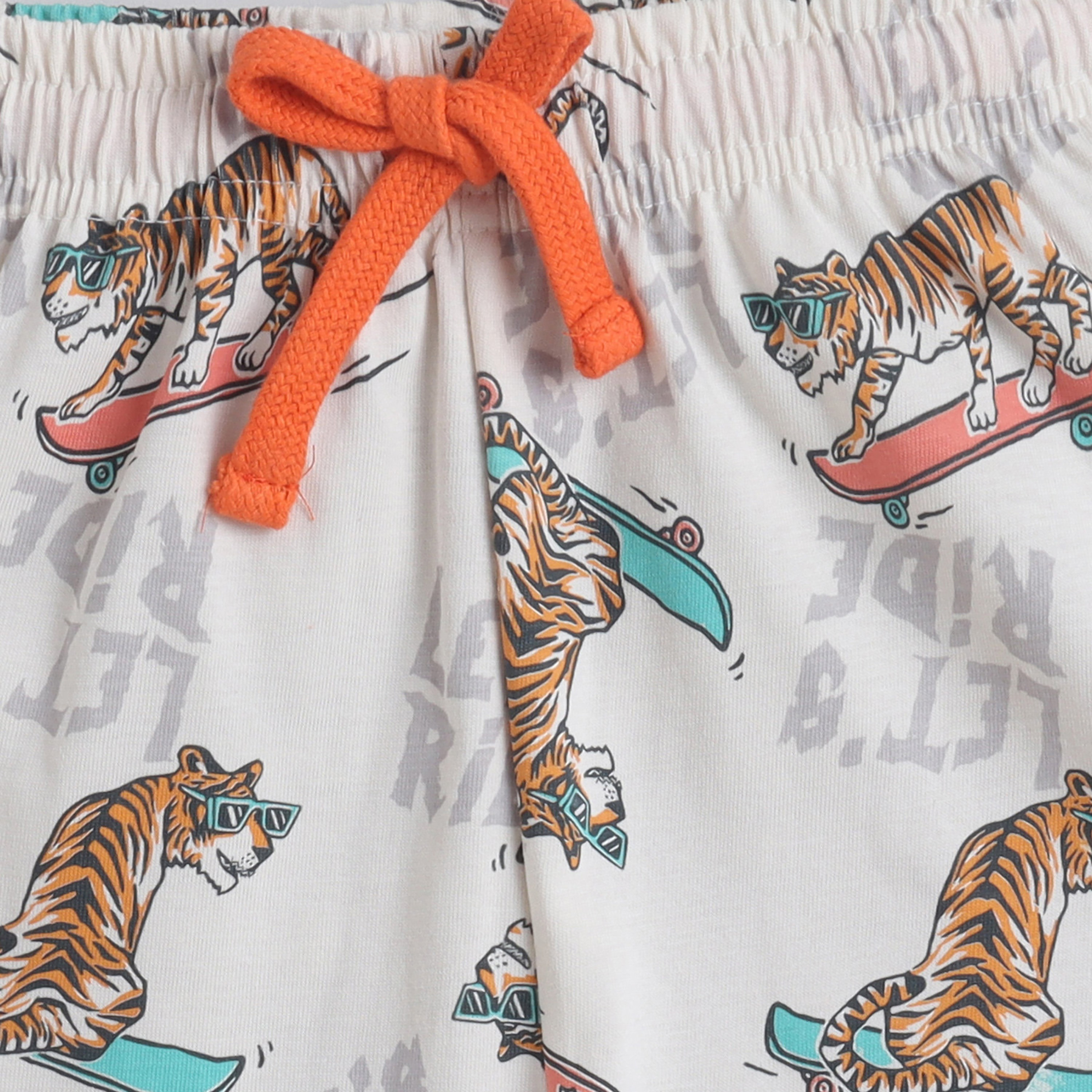 طقم تي شيرت قطني وبيجامة بطبعة حيوانات مرحة من فيكتور آند جين-boys-clothing-nightwear-image-7