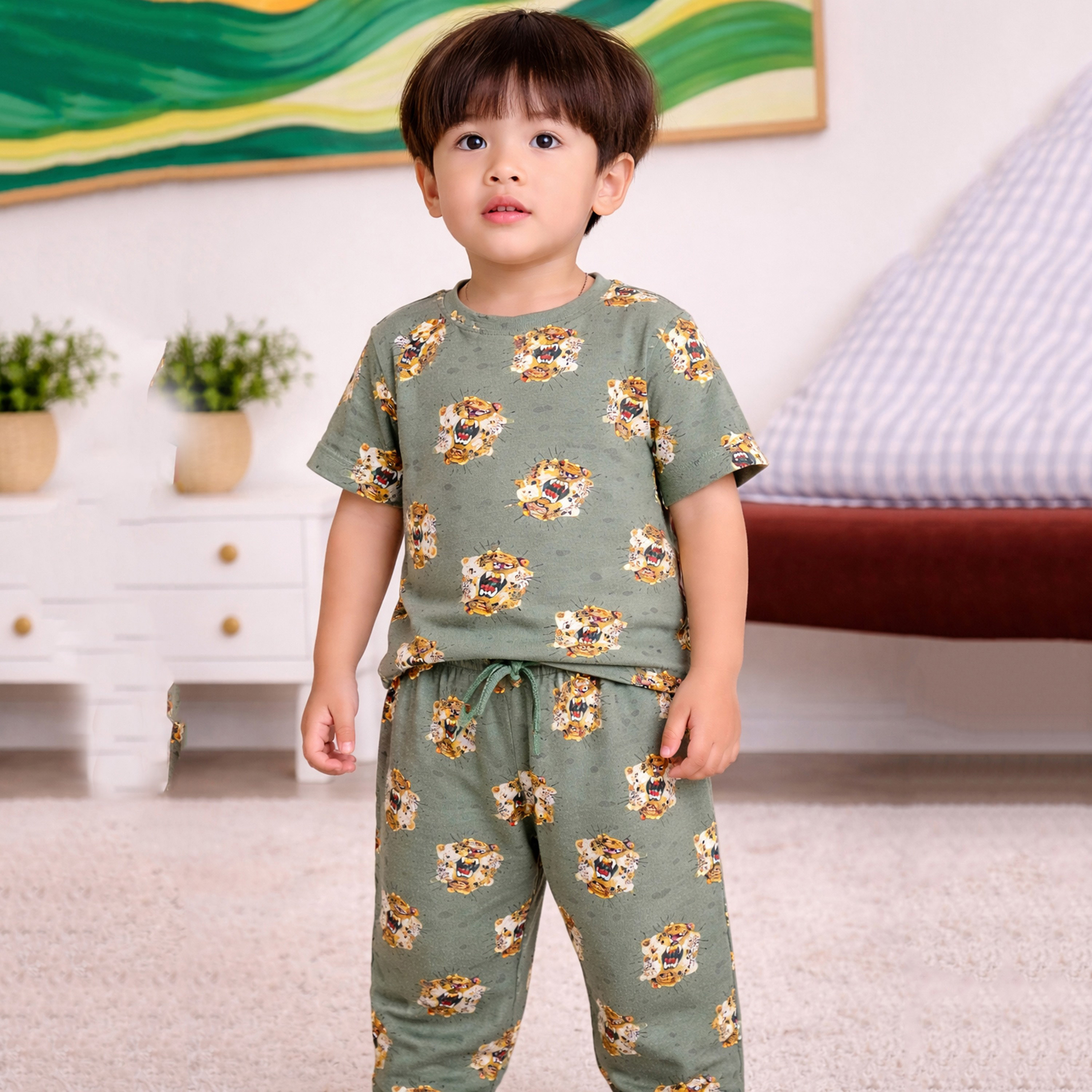 طقم مكون من تيشيرت بطبعة نمر وبنطلون رياضي (جوغر) قطعتين من فيكتور آند جين-baby-boys-clothing-setsandcoords-image-2