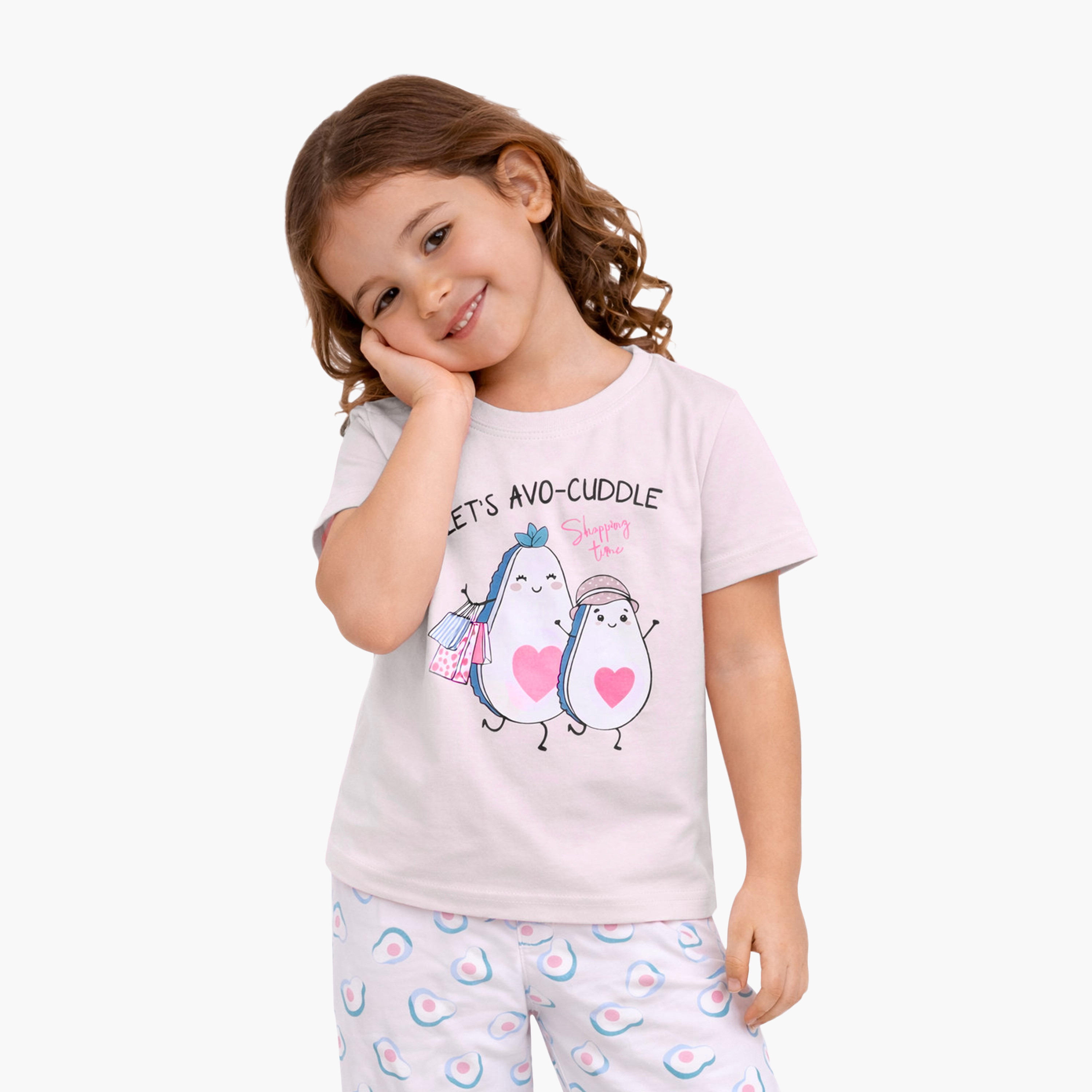 طقم تيشيرت قطن بأكمام نصفية بطبعة أفوكادو وبنطال بيجاما للنوم من فيكتور أند جين-girls-clothing-nightwear-image-3