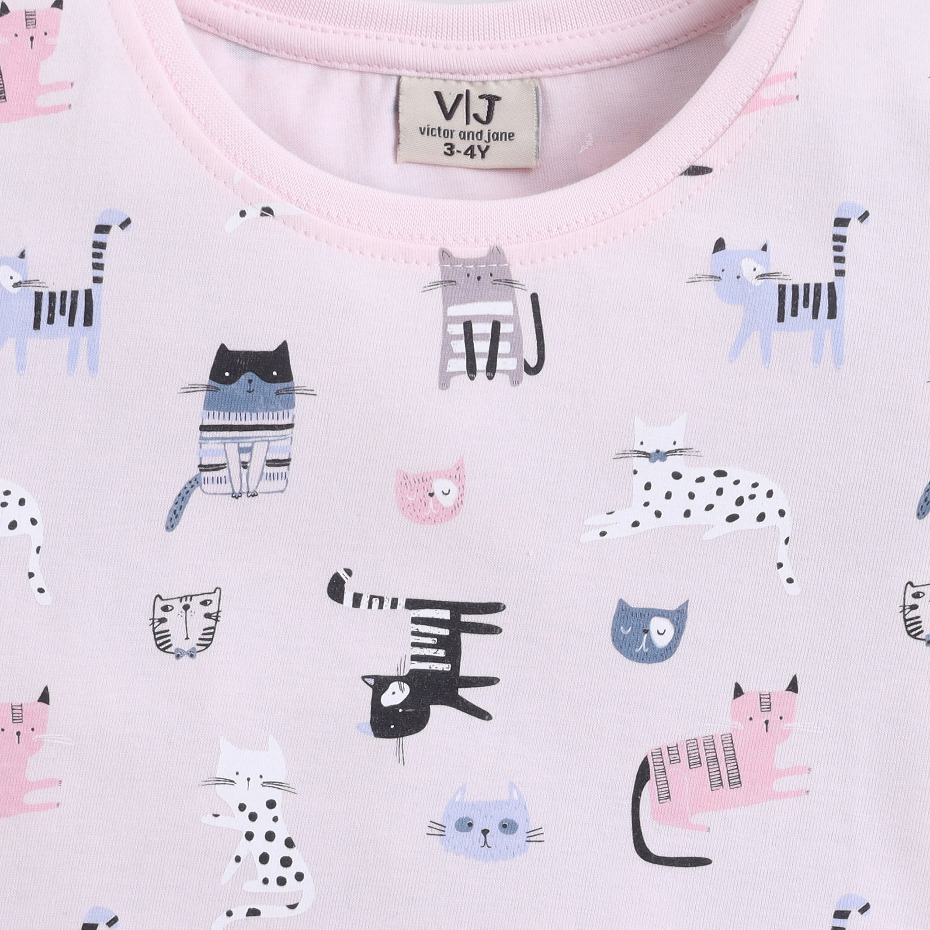 طقم تي شيرت قطني وبيجامة بطبعة قطة من فيكتور آند جين-baby-girls-clothing-nightwear-pyjamasets-image-6