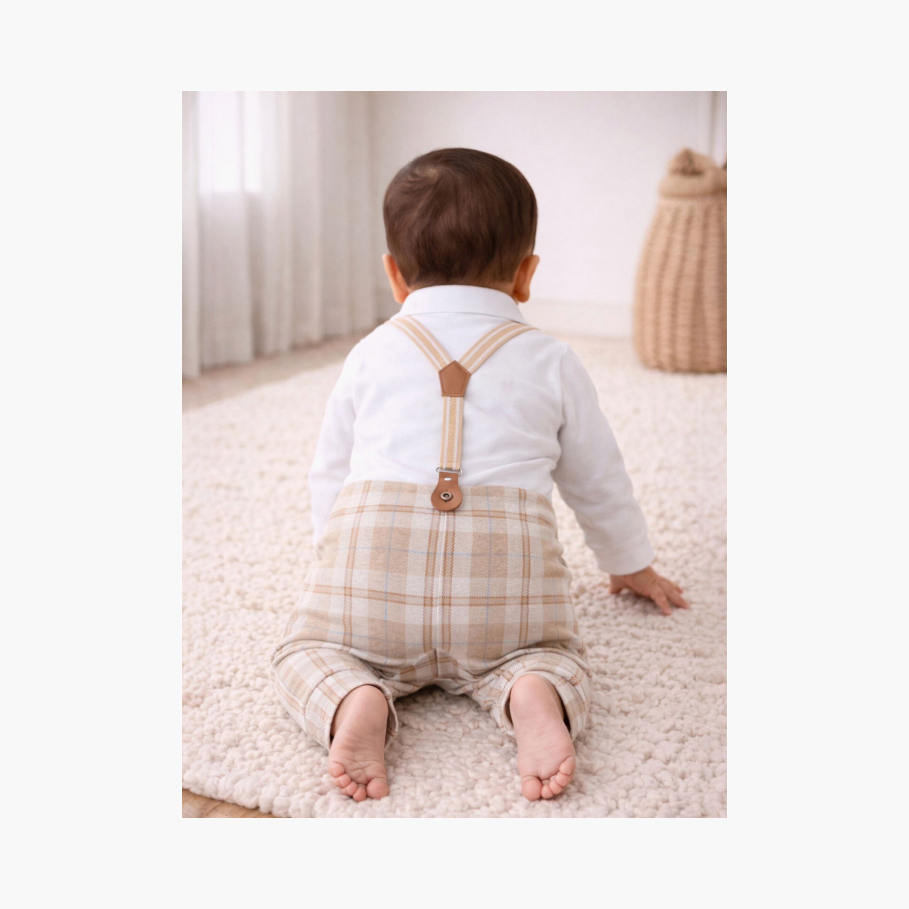 طقم رومبير بتصميم وهمي (موك) مكون من قميص، ربطة عنق وحمالات من فيكتور آند جين-baby-boys-clothing-rompers-image-4