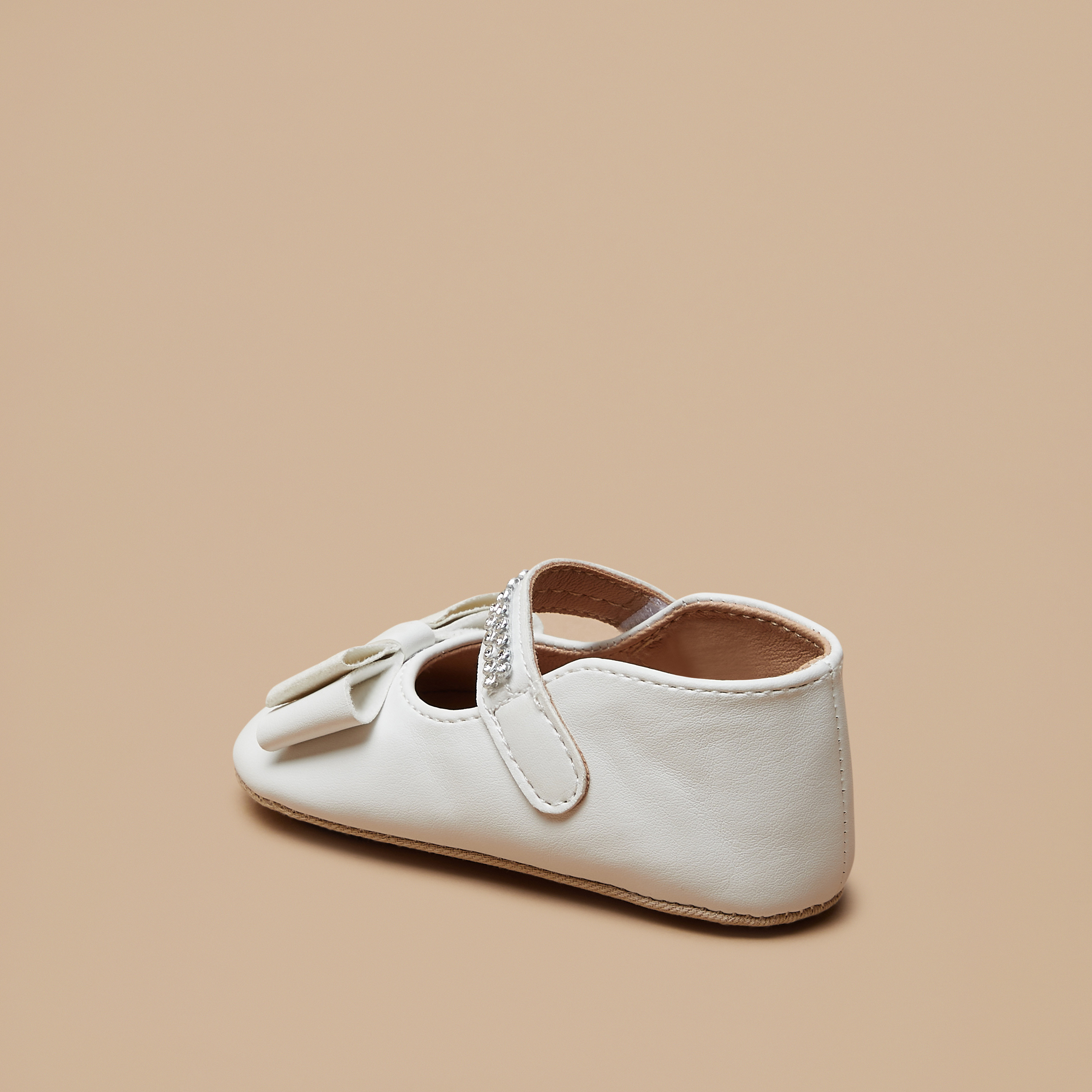 بوت بزينة فيونكة وشريط إغلاق لاصق من بيرفيت-baby-girls-shoes-booties-image-4