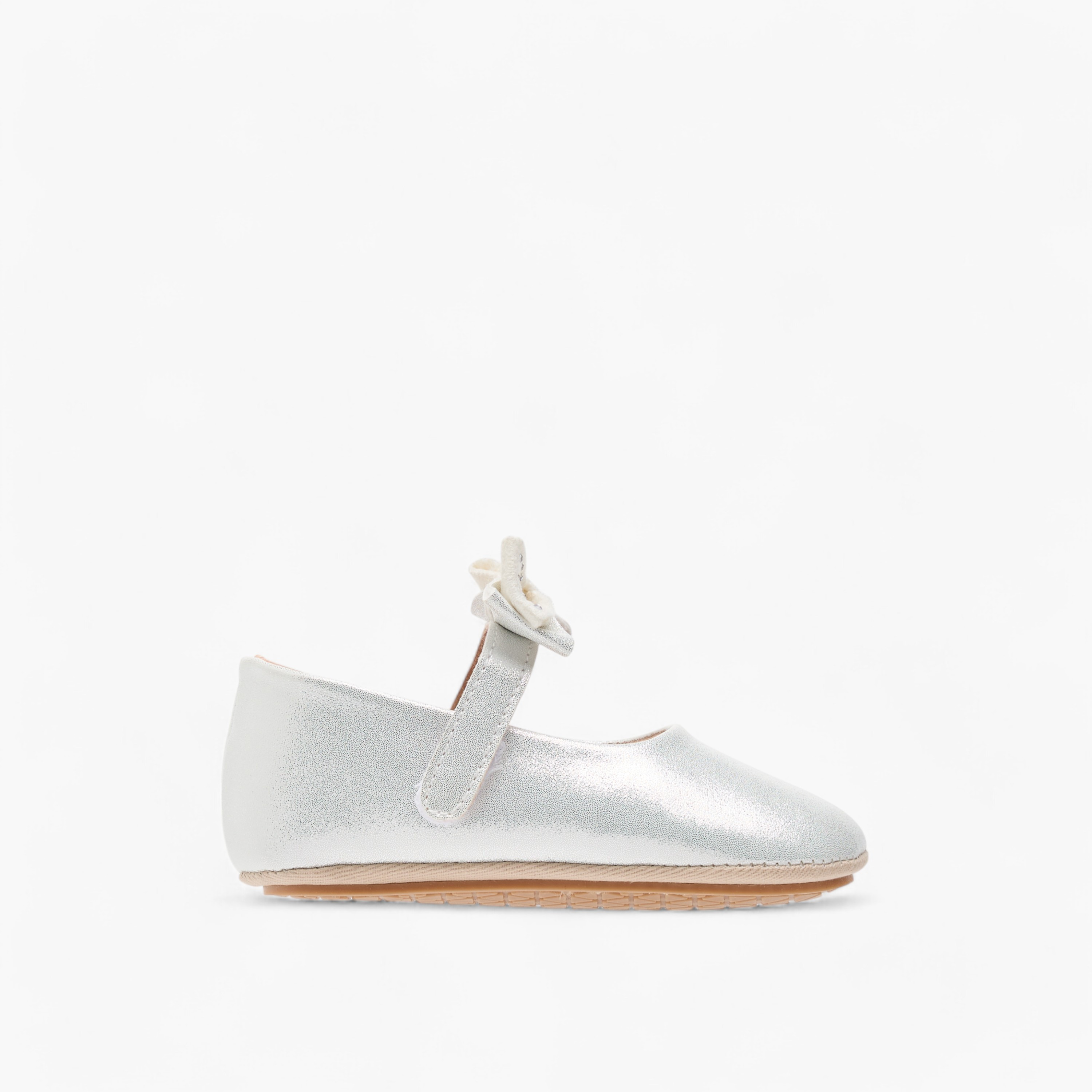 حذاء بتزيينات زهرية وشريط إغلاق لاصق من بيرفيت-baby-girls-shoes-closedshoes-image-2