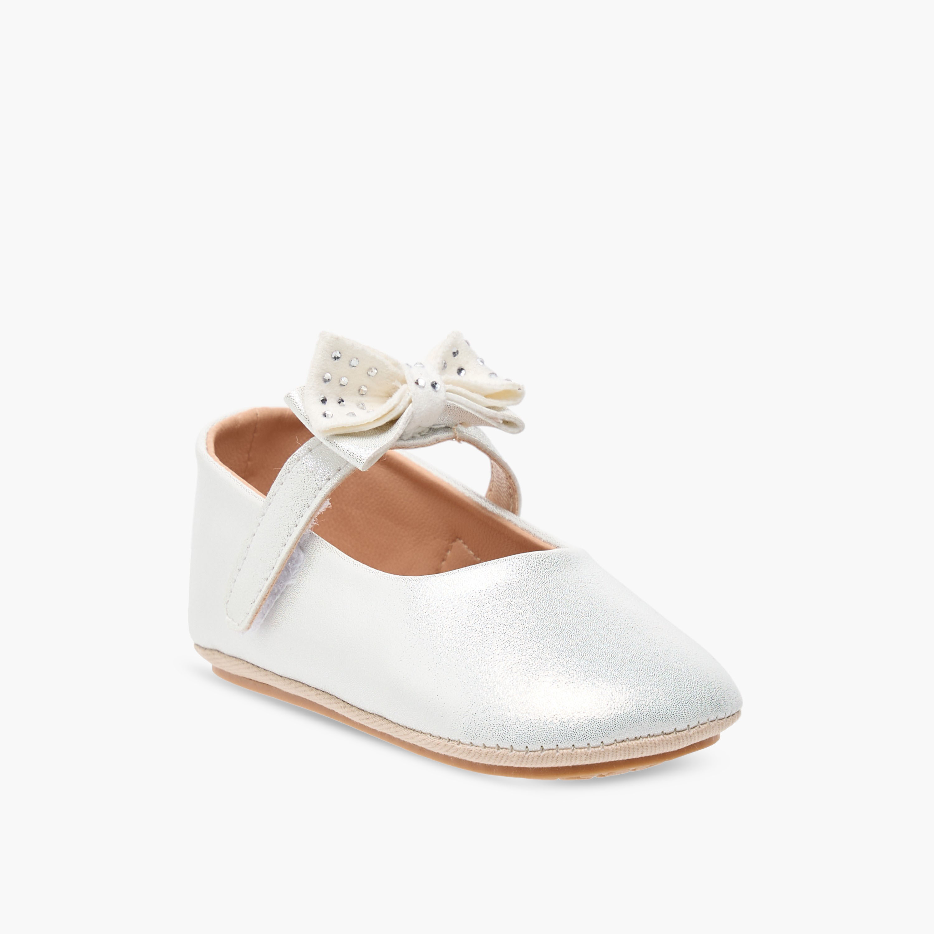 حذاء بتزيينات زهرية وشريط إغلاق لاصق من بيرفيت-baby-girls-shoes-closedshoes-image-3