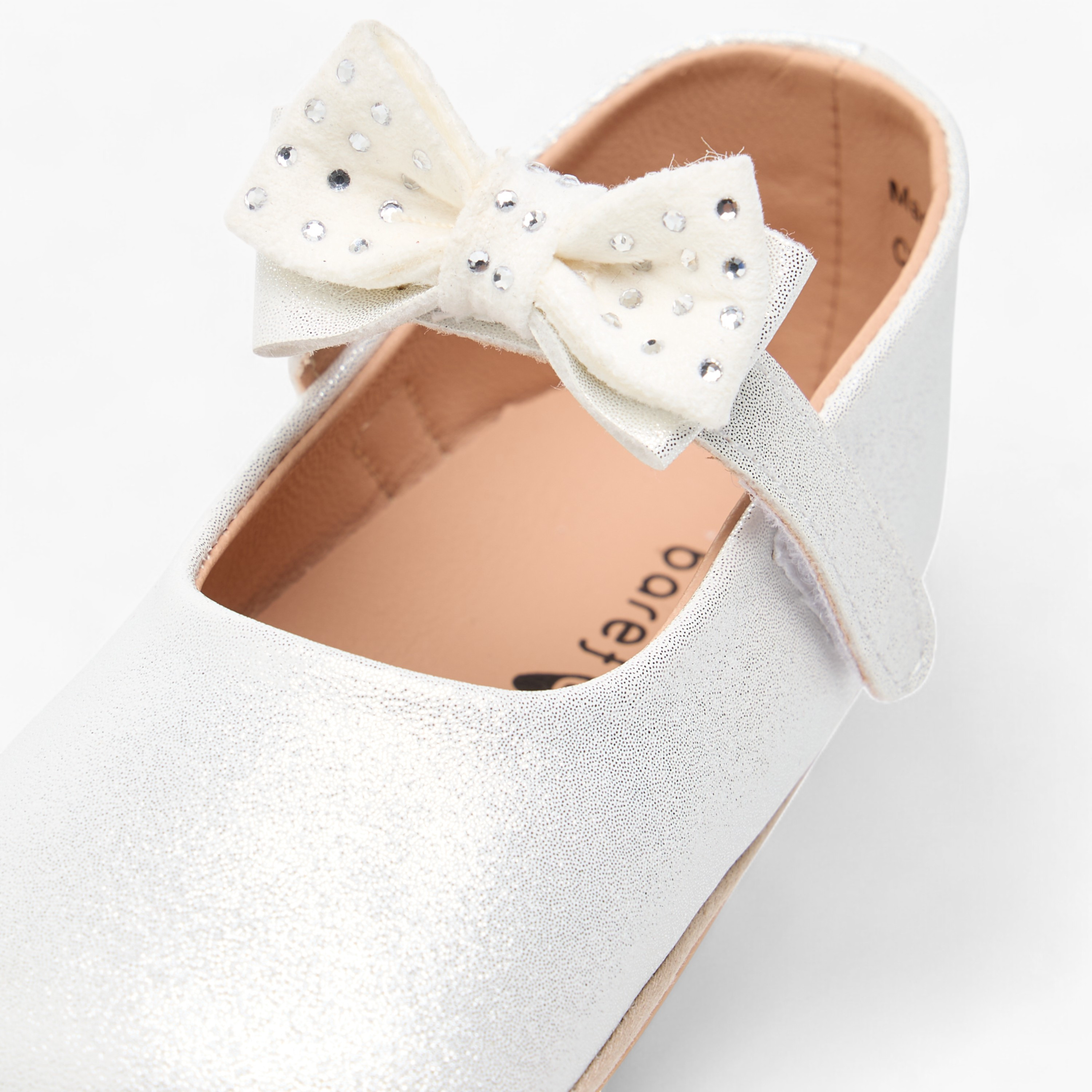 حذاء بتزيينات زهرية وشريط إغلاق لاصق من بيرفيت-baby-girls-shoes-closedshoes-image-4