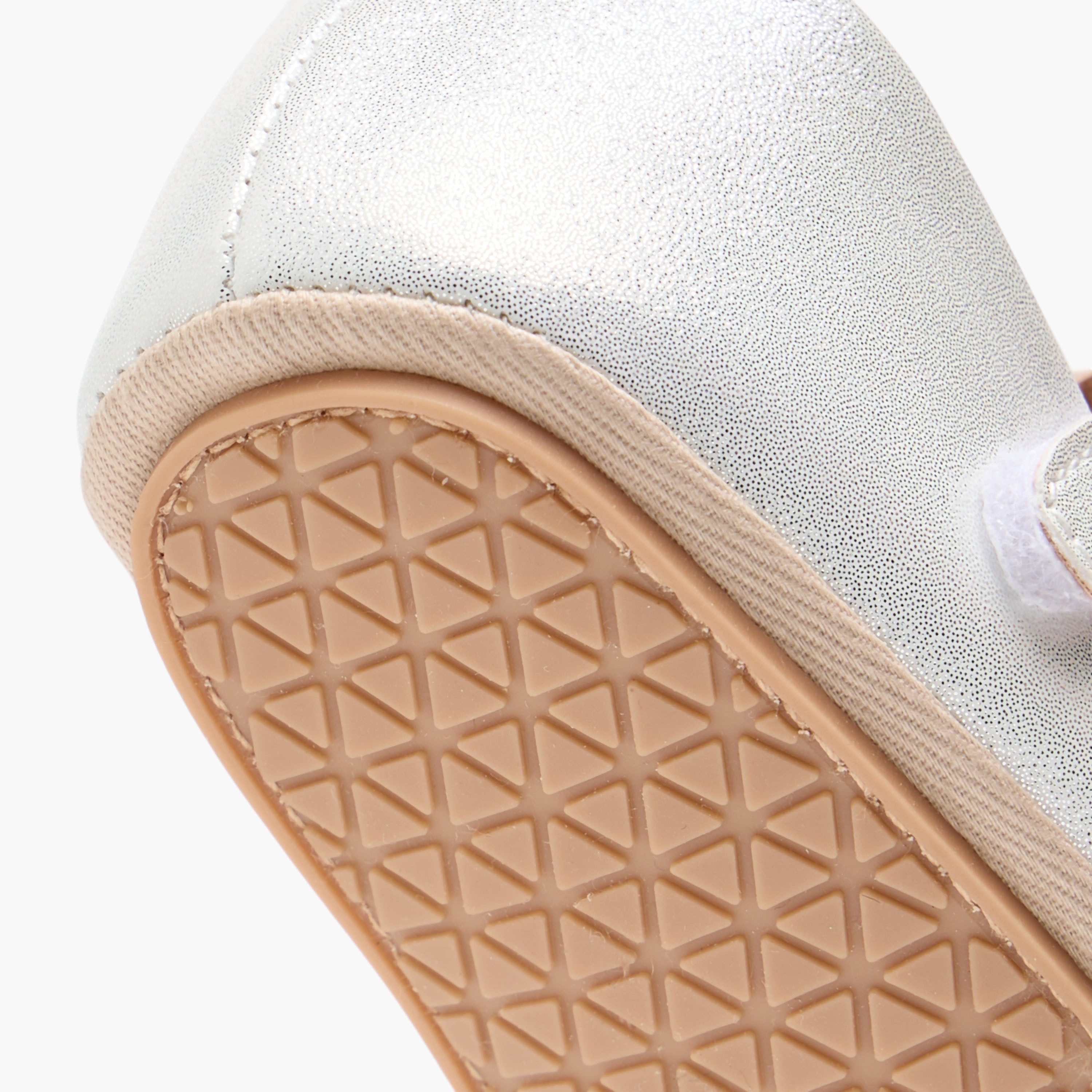 حذاء بتزيينات زهرية وشريط إغلاق لاصق من بيرفيت-baby-girls-shoes-closedshoes-image-5