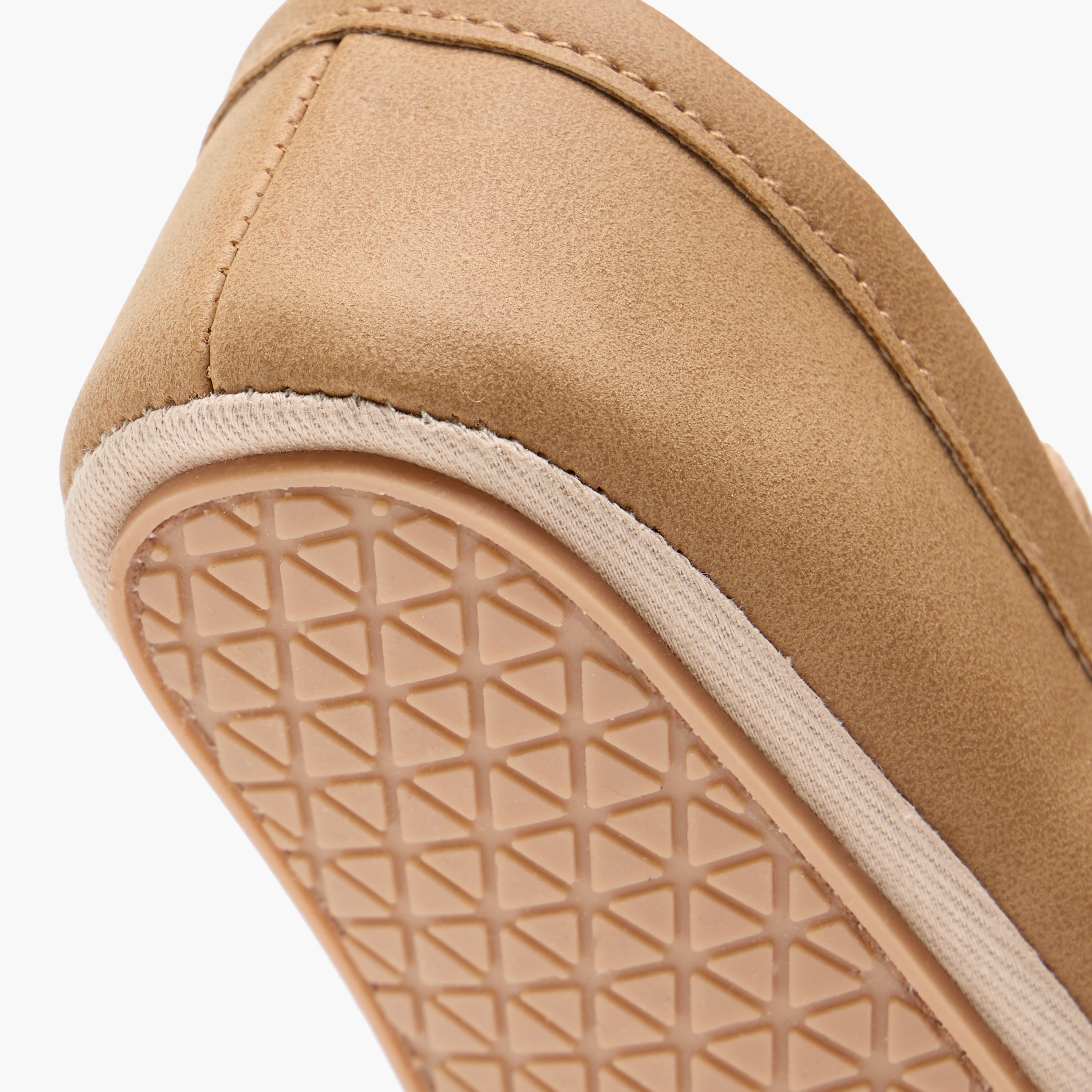 حذاء بتفاصيل درزات وبشريط إغلاق لاصق من بيرفيت-baby-boys-shoes-closedshoes-image-5