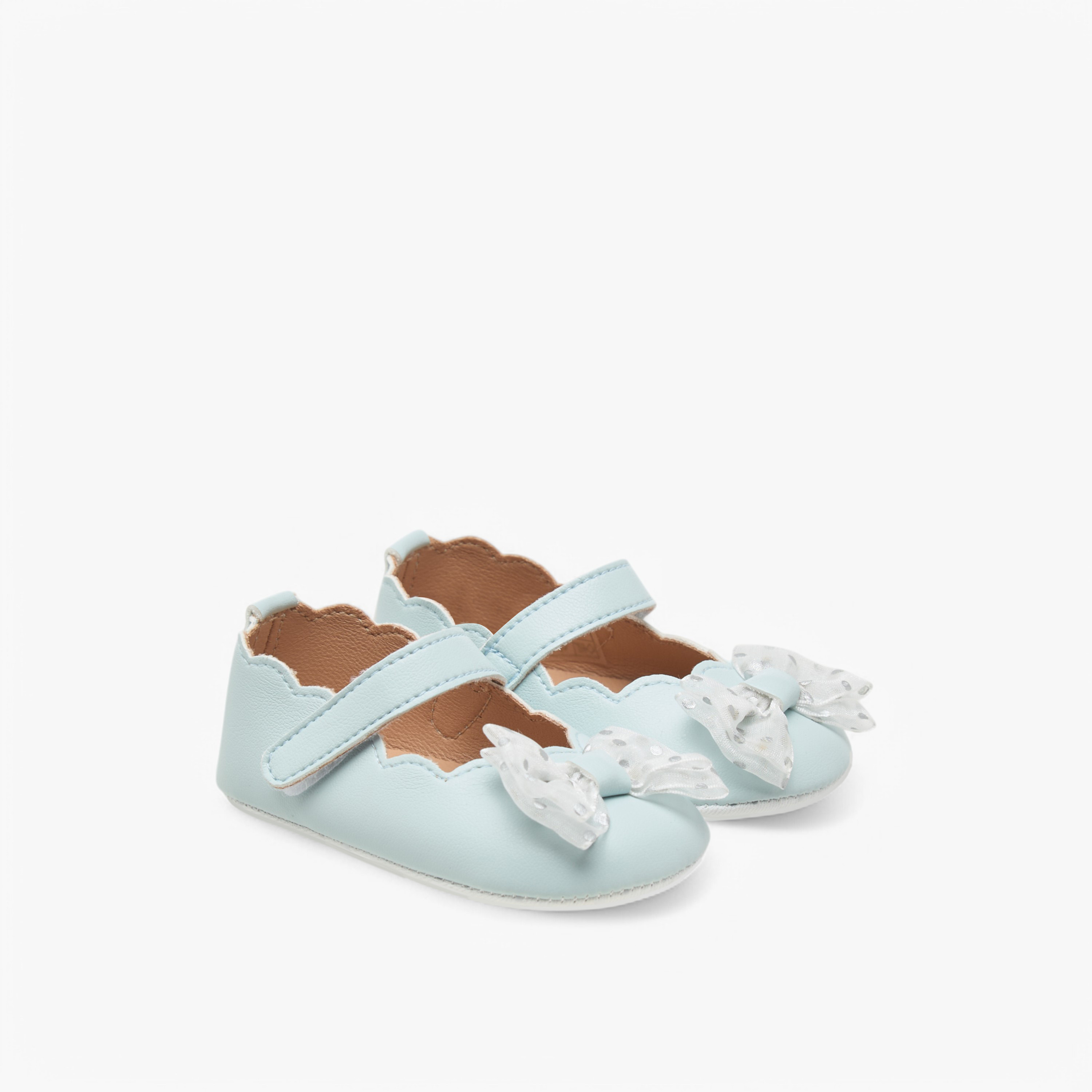 حذاء بفيونكة وشريط إغلاق لاصق من بيرفيت-baby-girls-shoes-closedshoes-image-1