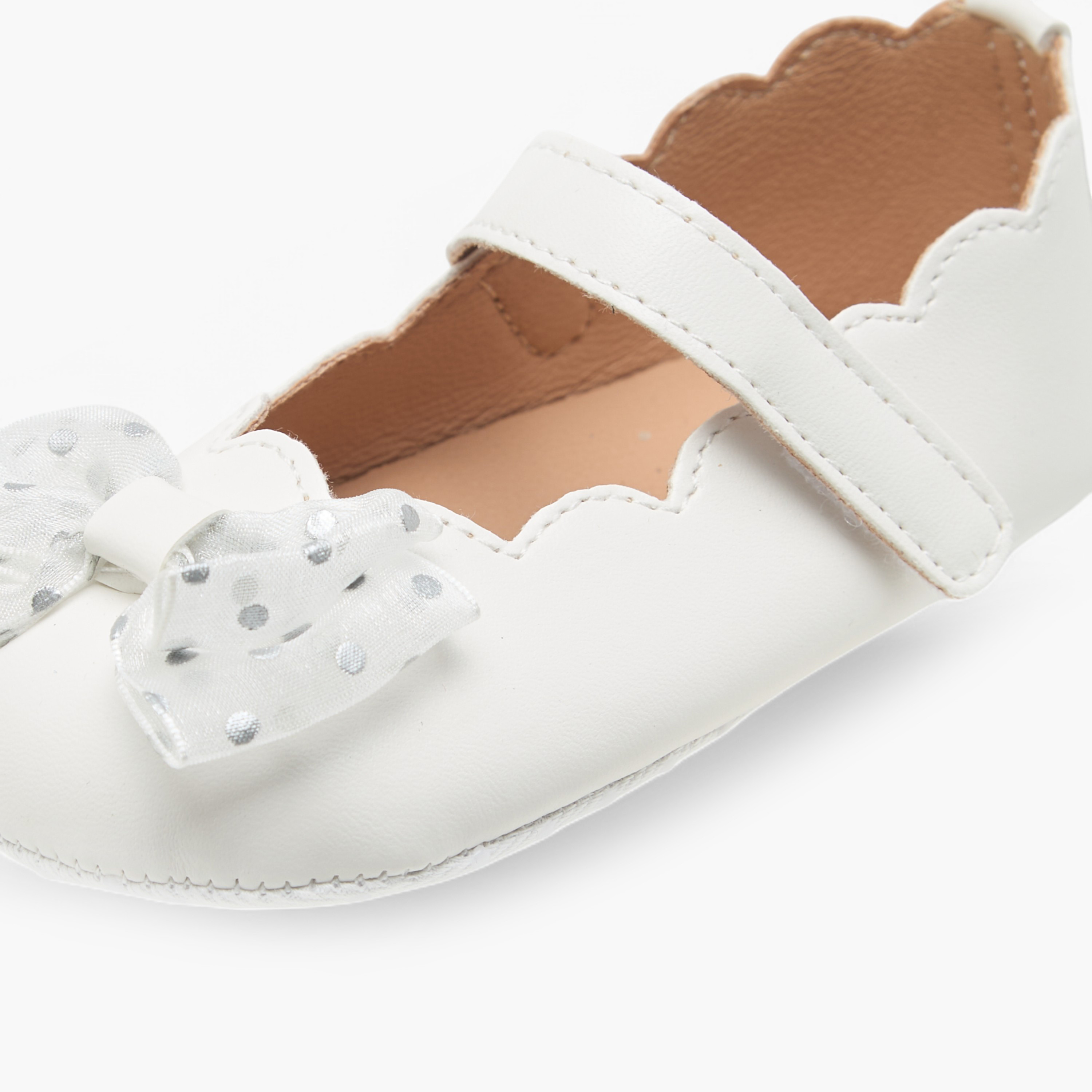 حذاء بفيونكة وشريط إغلاق لاصق من بيرفيت-baby-girls-shoes-closedshoes-image-11