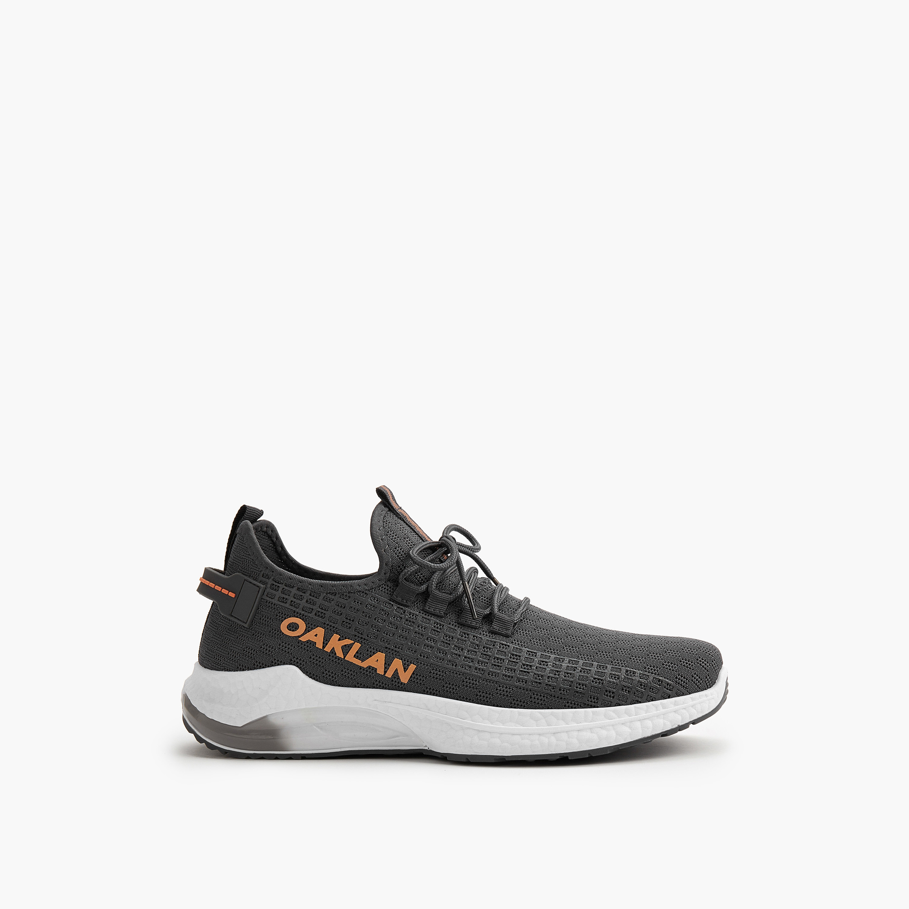 حذاء رياضي برباط إغلاق وتفاصيل شعار من أوكلان من شو إكسبريس-sports-men-shoes-image-2