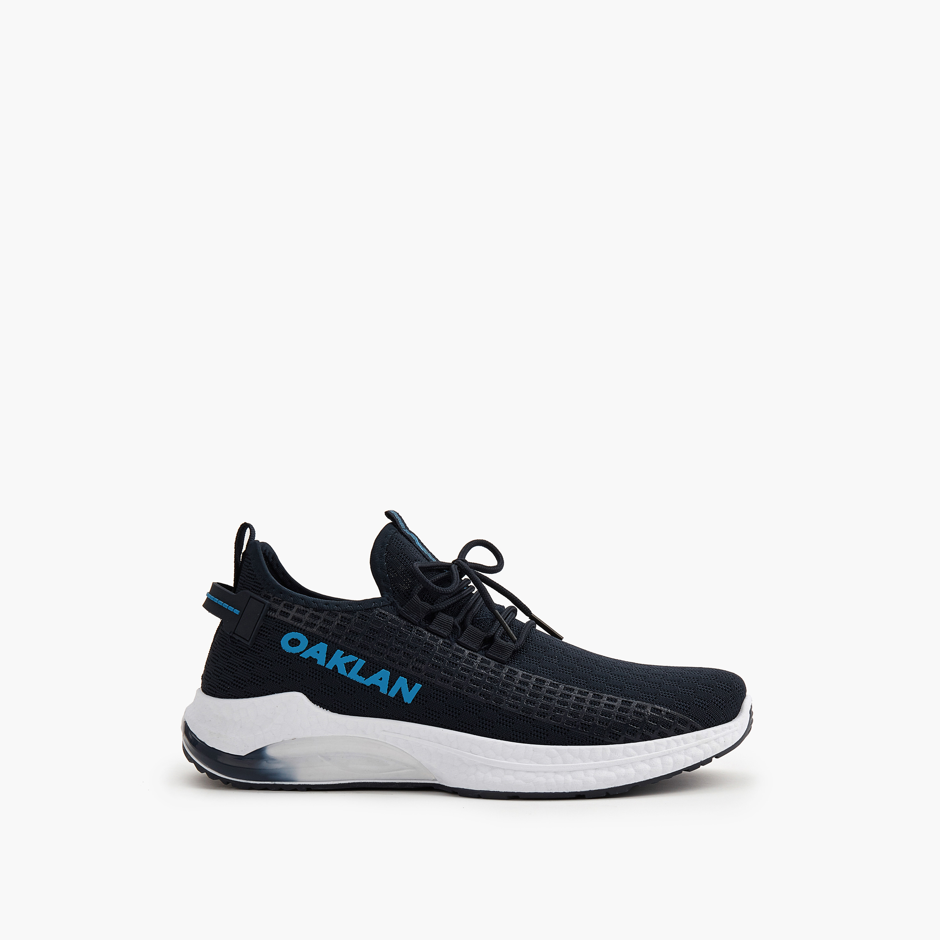 حذاء رياضي برباط إغلاق وتفاصيل شعار من أوكلان من شو إكسبريس-sports-men-shoes-image-2