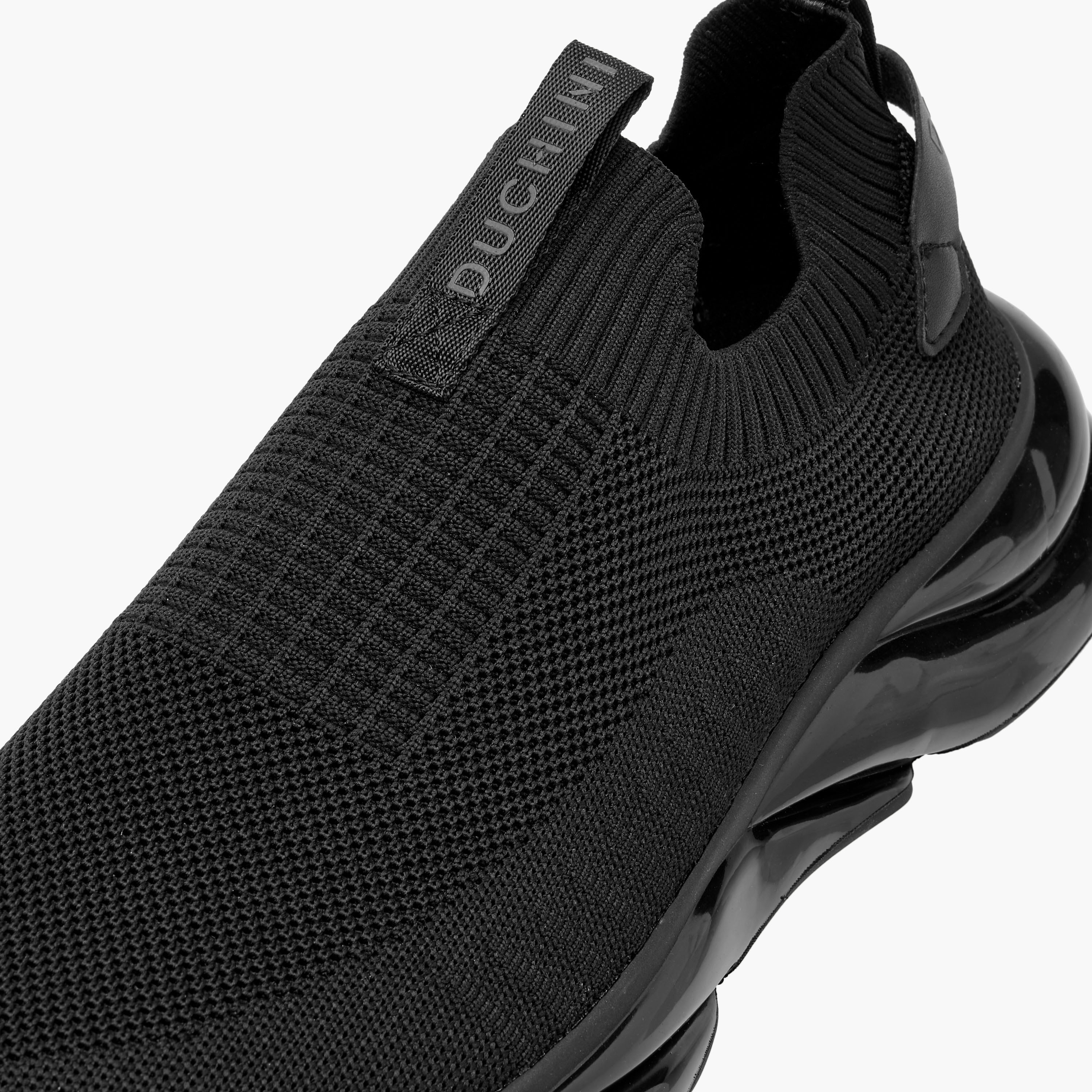 حذاء سنيكرز بارز الملمس وسهل الارتداء للرجال من دوتشيني-men-shoes-sneakers-image-4