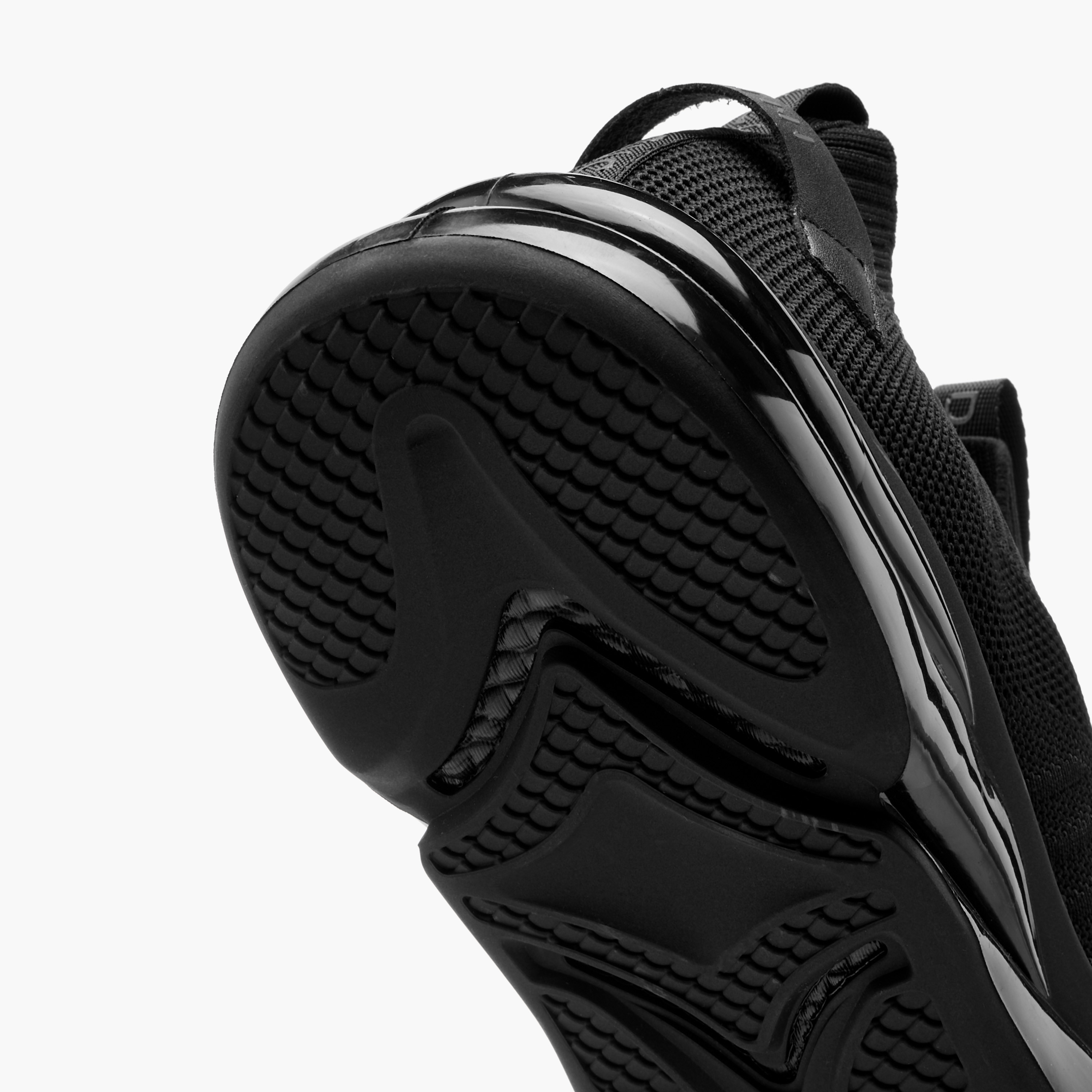 حذاء سنيكرز بارز الملمس وسهل الارتداء للرجال من دوتشيني-men-shoes-sneakers-image-5