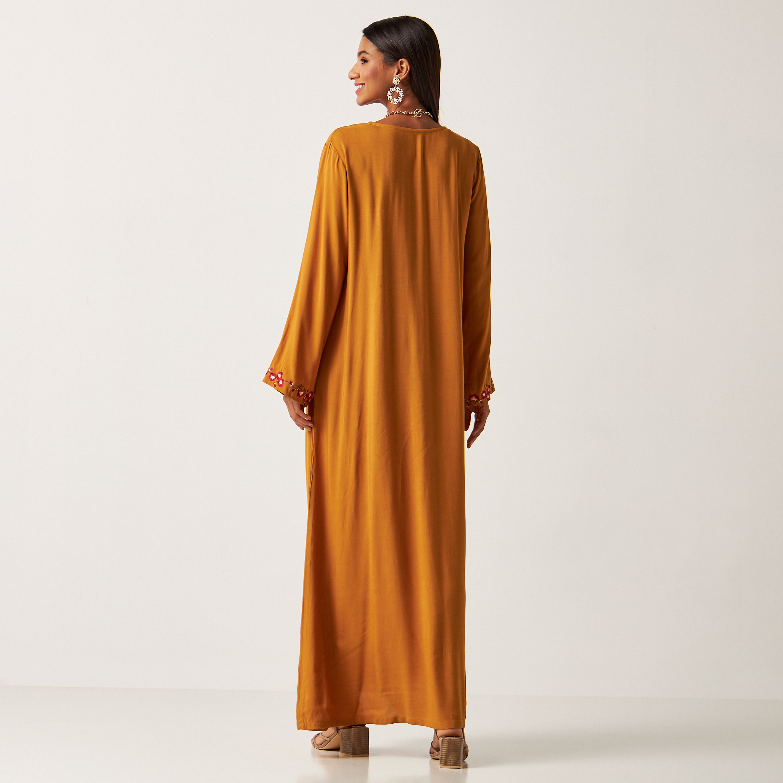MOiSTREET Solid Abaya with Long Sleeves and Embroidered Detail-women-arabicclothing-jalabiyas-image-3