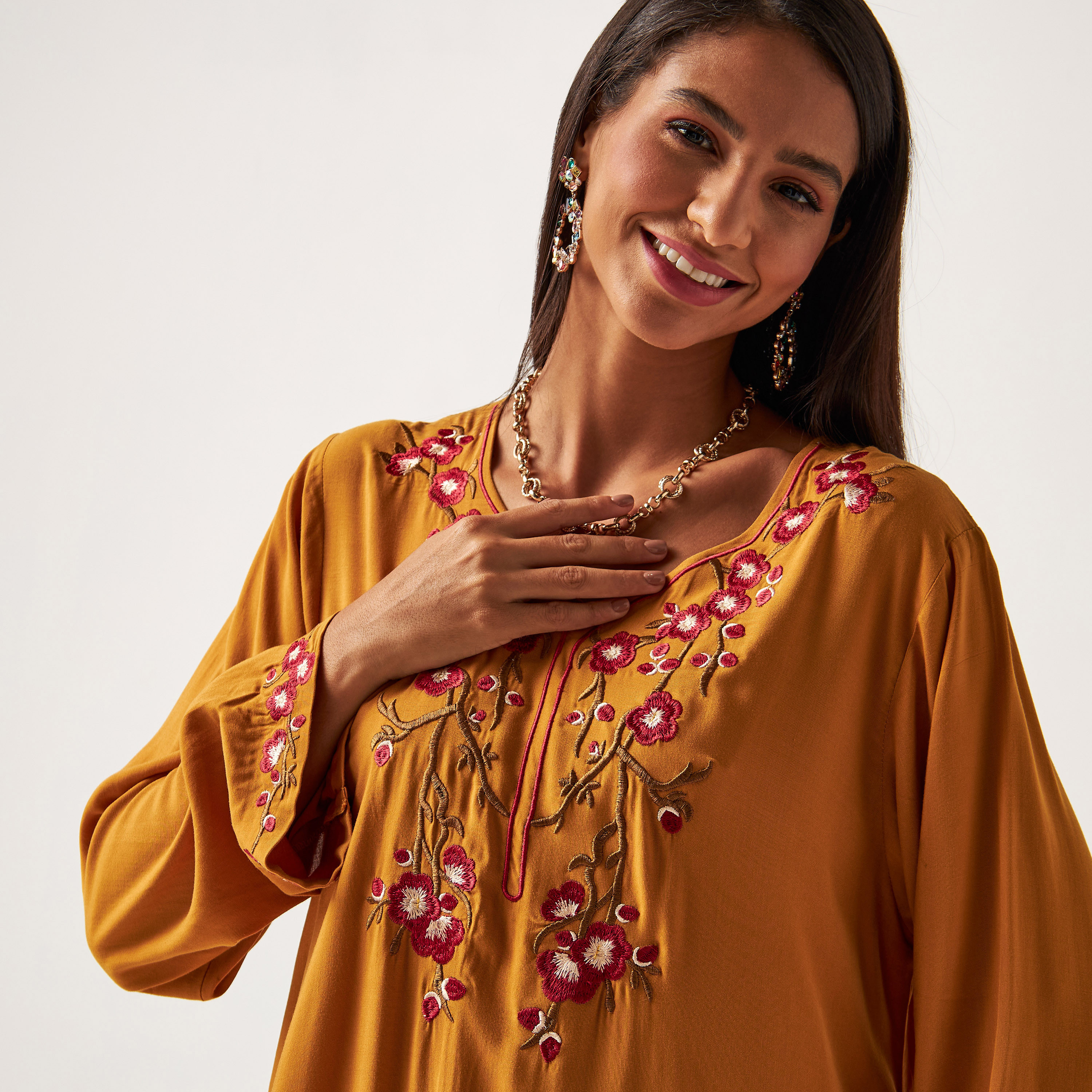 MOiSTREET Solid Abaya with Long Sleeves and Embroidered Detail-women-arabicclothing-jalabiyas-image-6