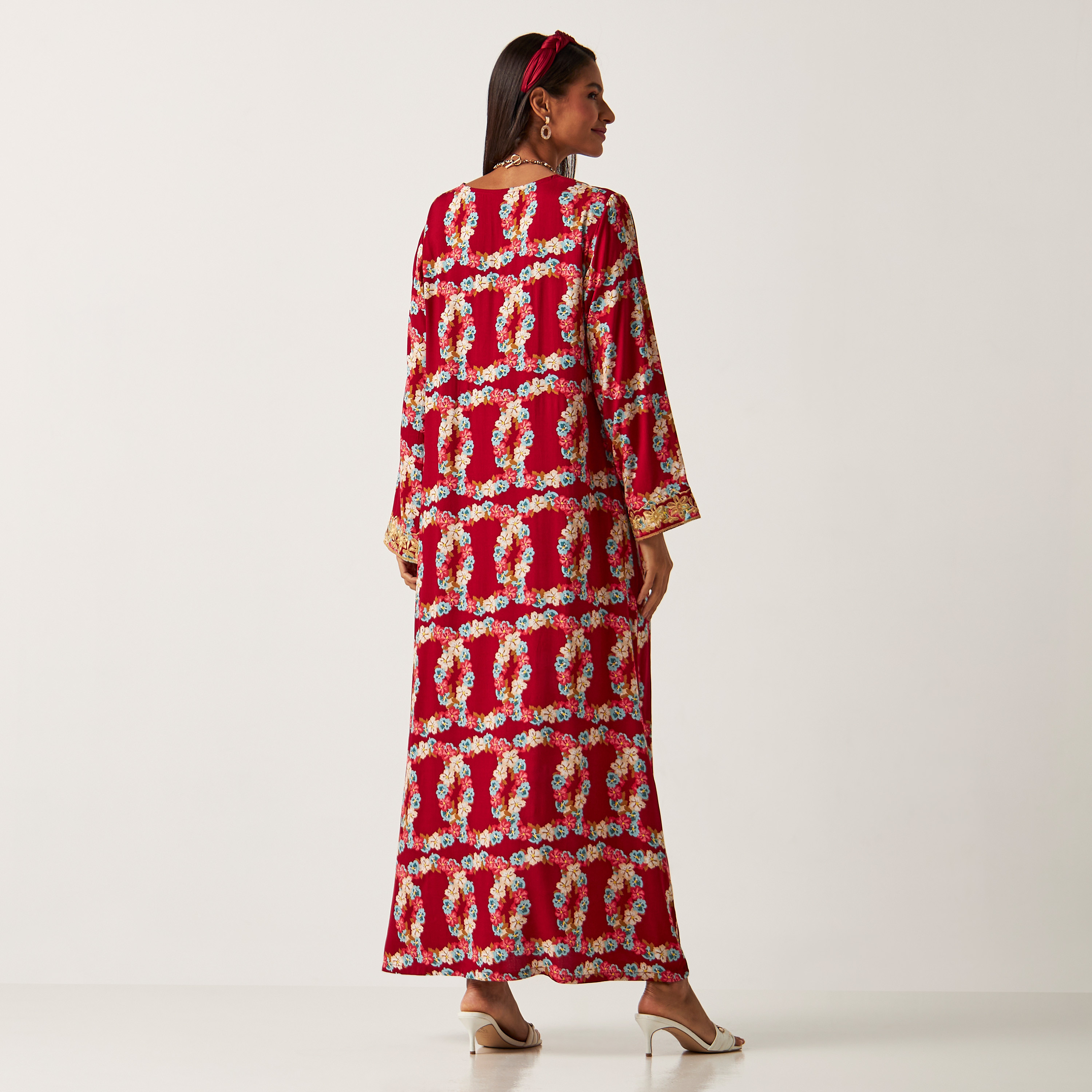 عباية مزيّنة بياقة مستديرة من مويستريت-women-arabicclothing-jalabiyas-image-3