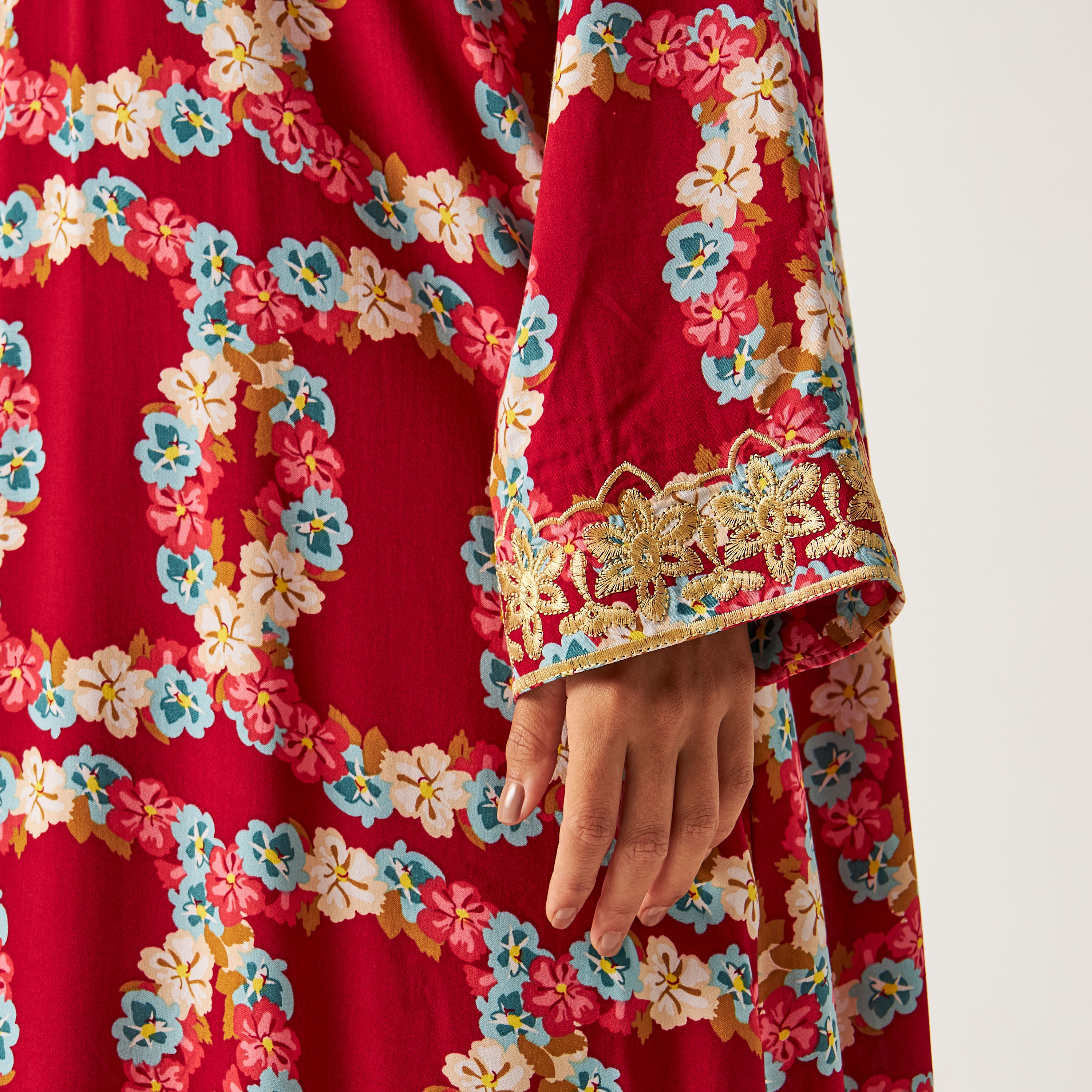 Moistreet Embroidered Round Neck Abaya-women-arabicclothing-jalabiyas-image-5