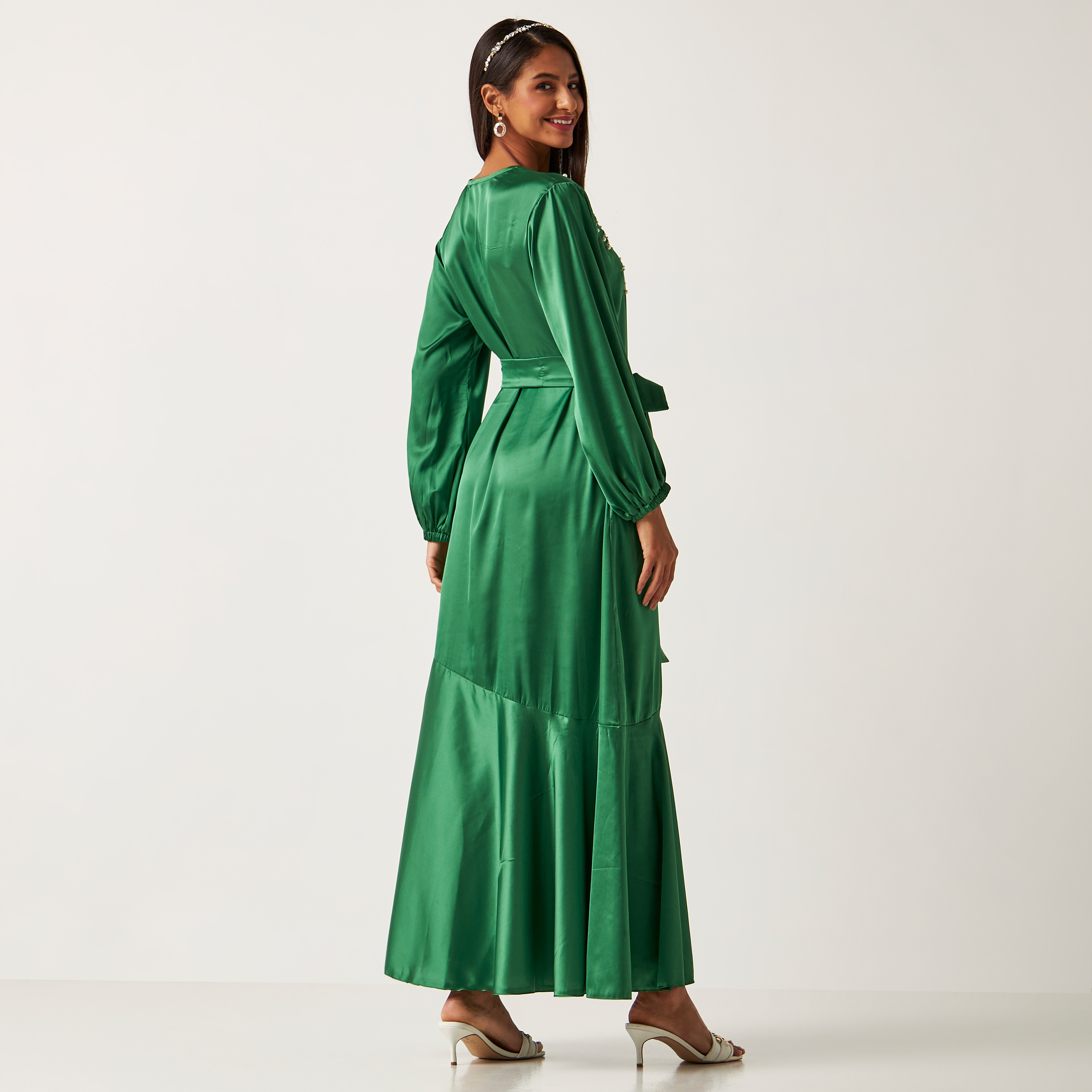 MOiSTREET Embellished Round Neck Abaya with Belt Tie-Ups-women-arabicclothing-jalabiyas-image-3