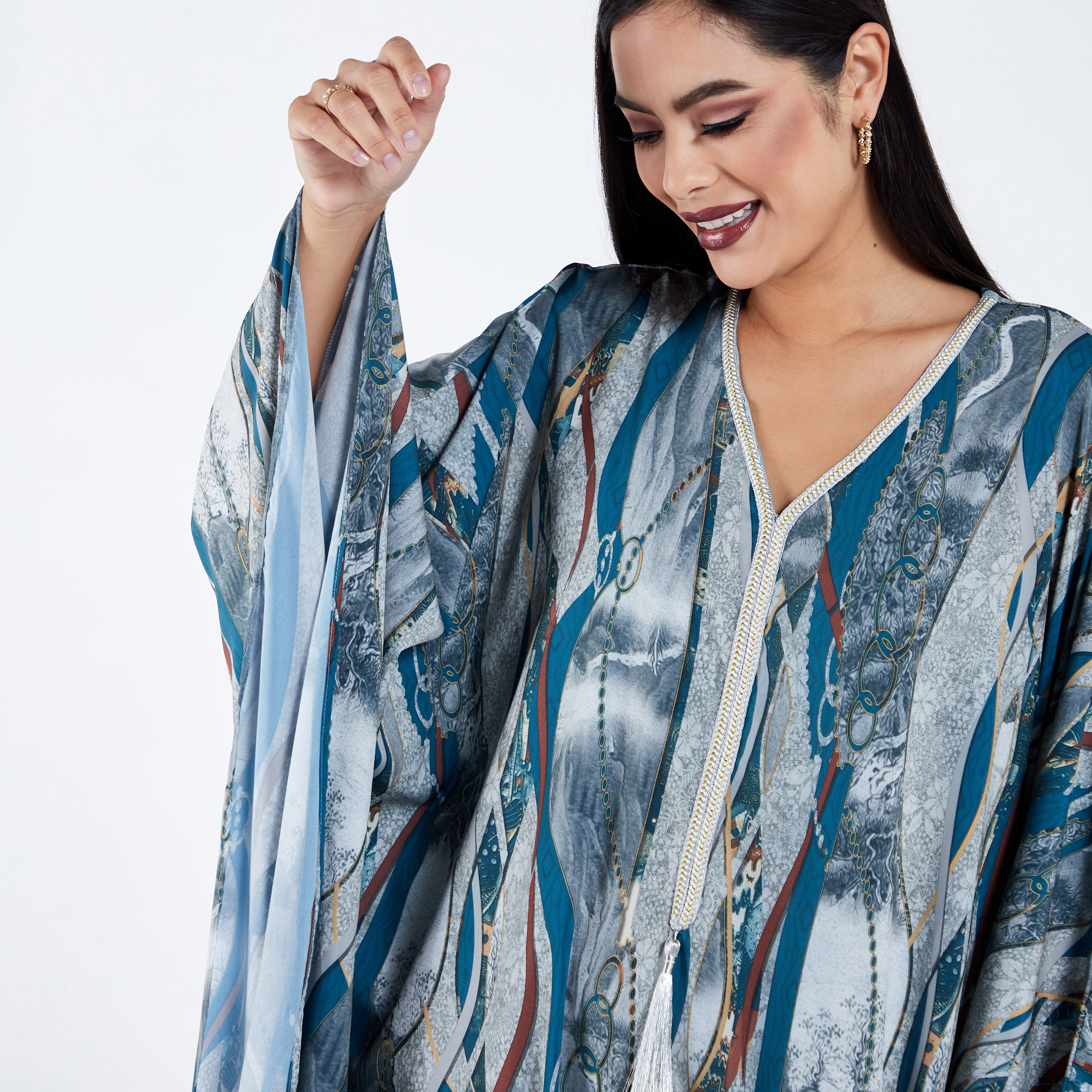 MOiSTREET Printed V-neck Abaya with Tassel Detail-women-arabicclothing-jalabiyas-image-3