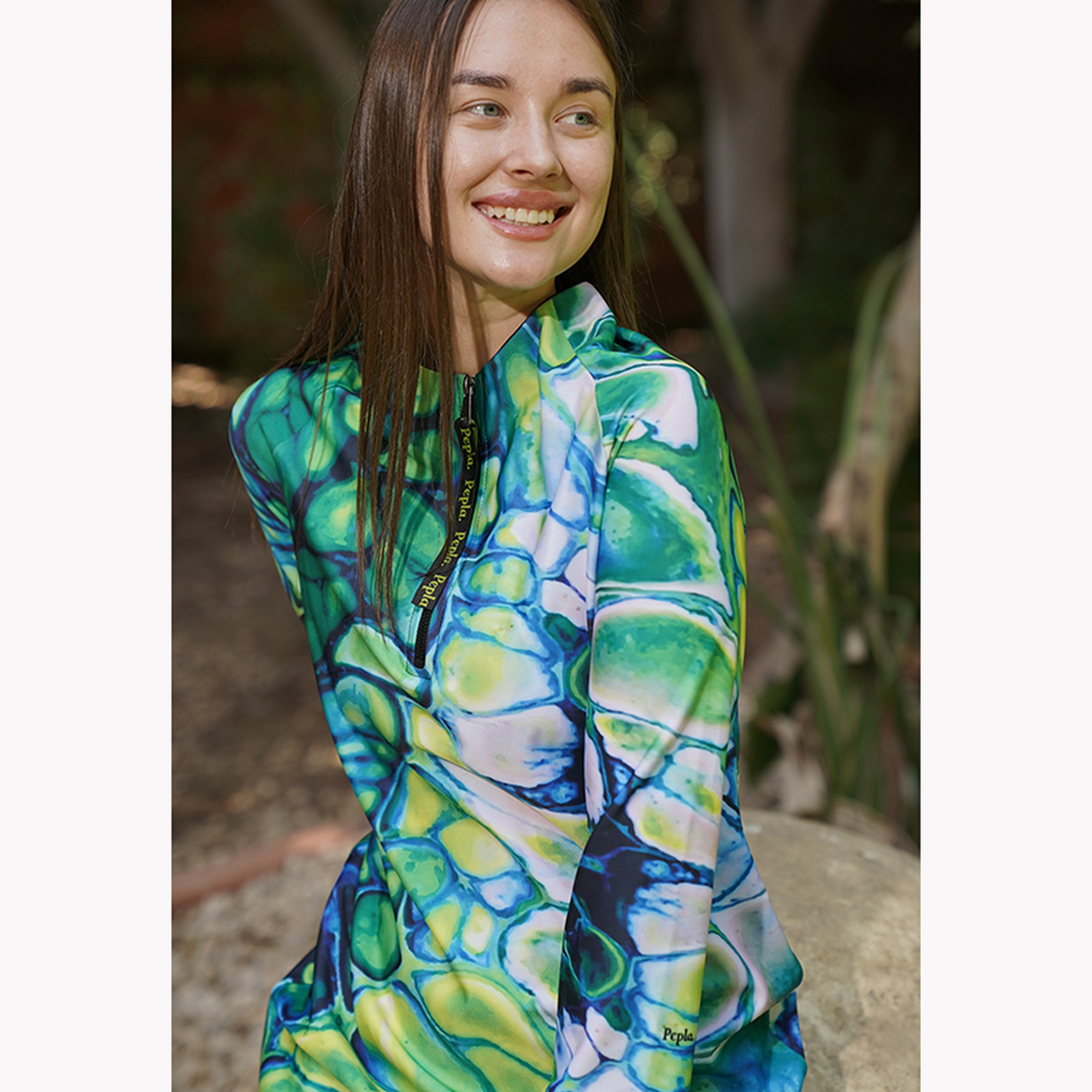 سترة سباحة واقية من اشعة الشمس نسائية طويلة بطبعة تجريدية من بيبلا-women-clothing-swimandbeach-swimsuits-image-2