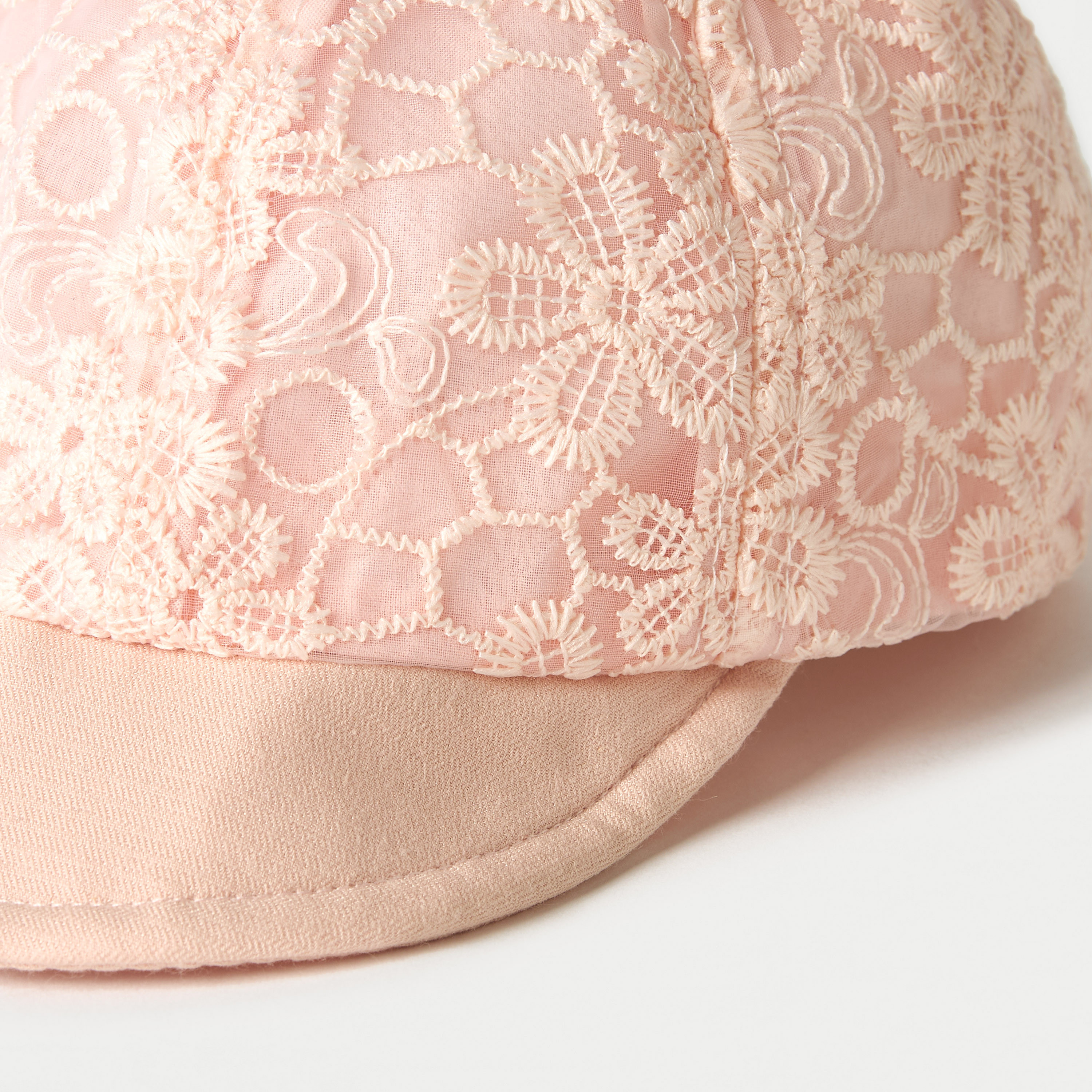 كاب بتطريز أزهار وشريط إغلاق من جونيورز-baby-girls-accessories-caps-image-2