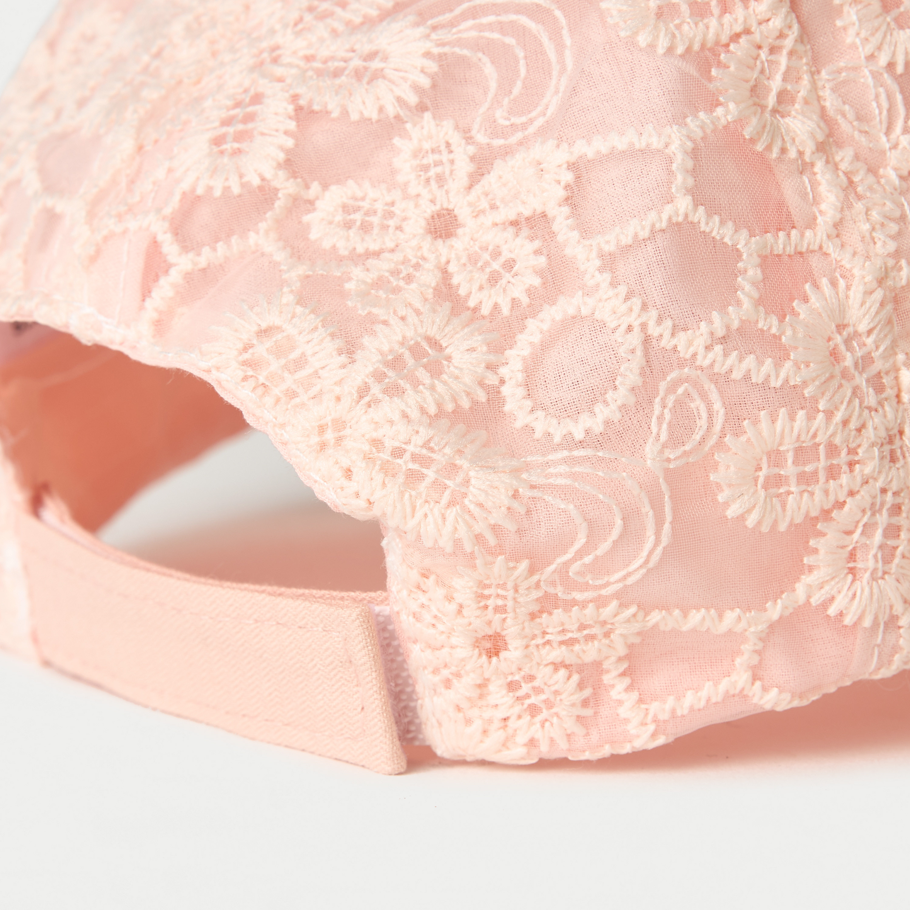 كاب بتطريز أزهار وشريط إغلاق من جونيورز-baby-girls-accessories-caps-image-4