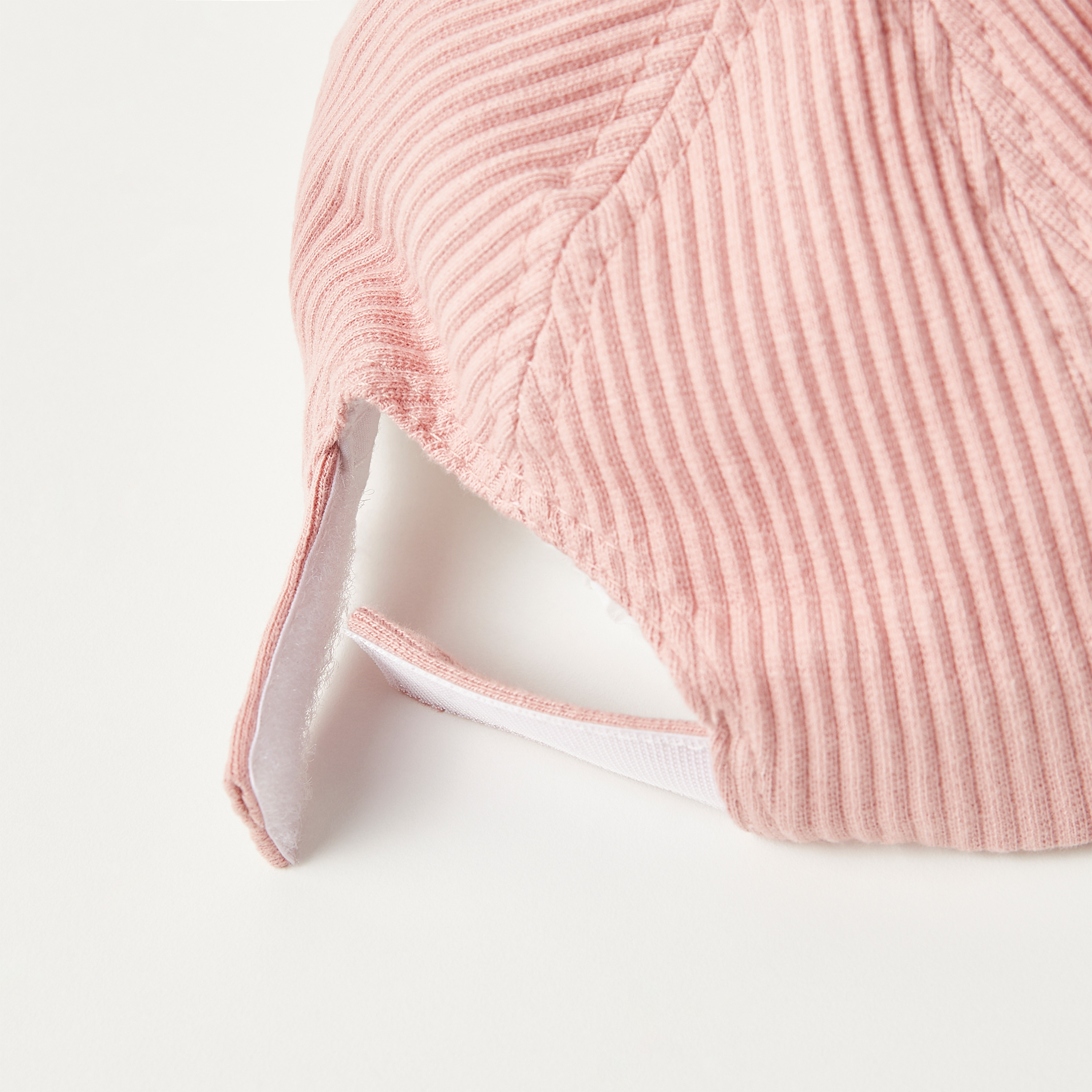 قبعة مضلعة بتزيينات أذن وشريط إغلاق لاصق من جونيورز-baby-girls-accessories-caps-image-4