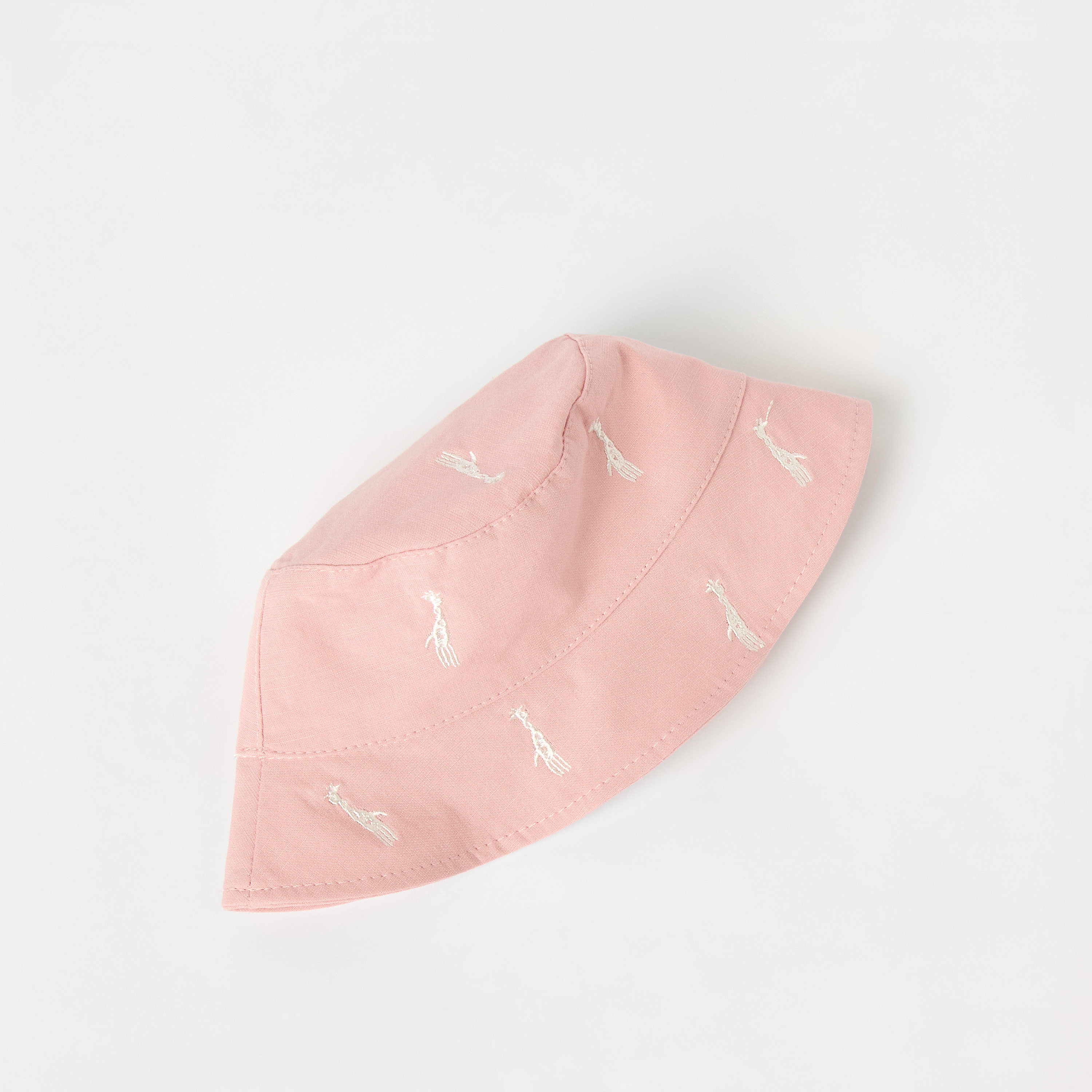 قبعة دلو بتطريز زرافة من جونيورز-promo_babyshop_Buy3for10_UAE230426-image-4