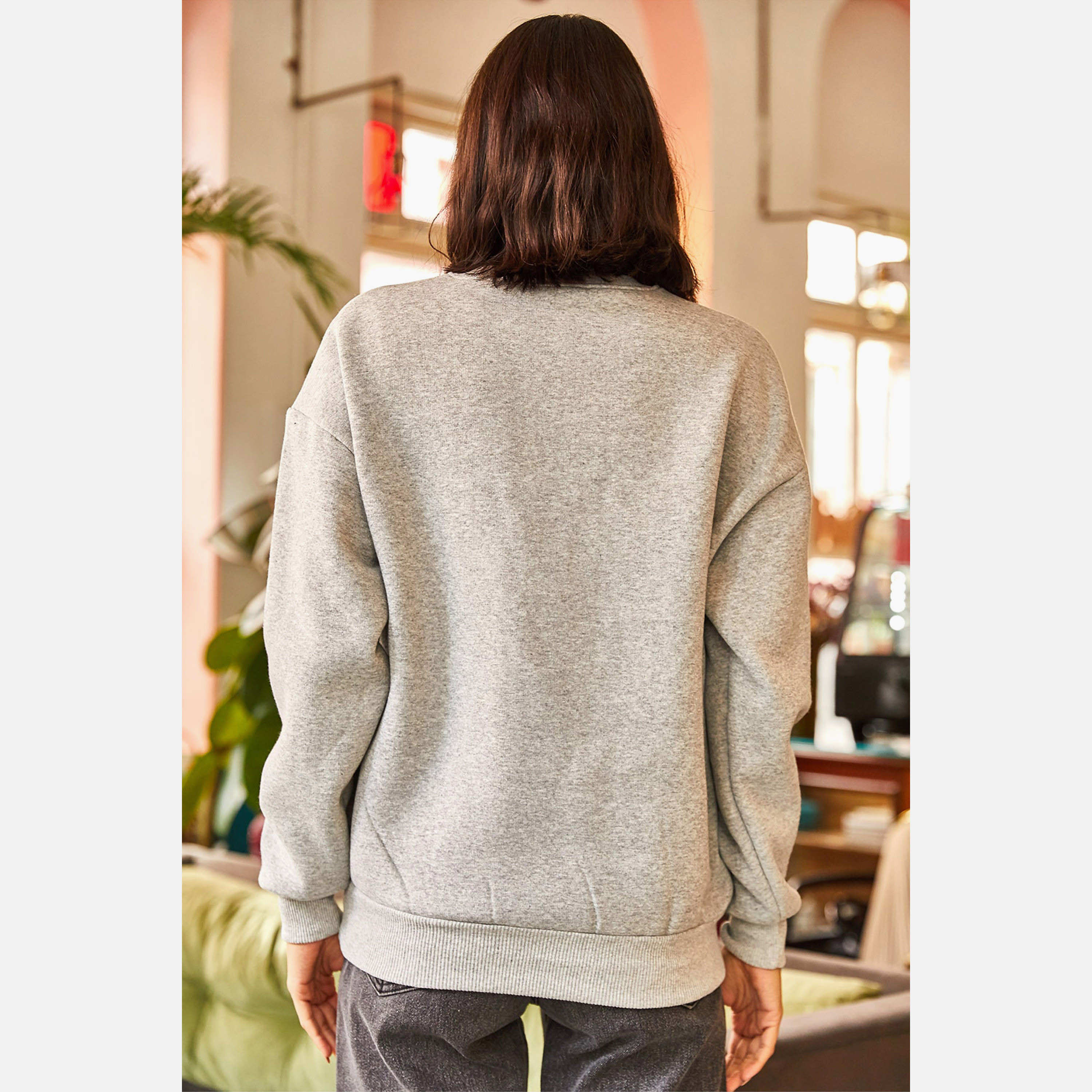 سويت شيرت نسائي باللون الرمادي بطبعة نص من القطن من أولالوك-women-clothing-hoodiesandsweatshirts-sweatshirts-image-3