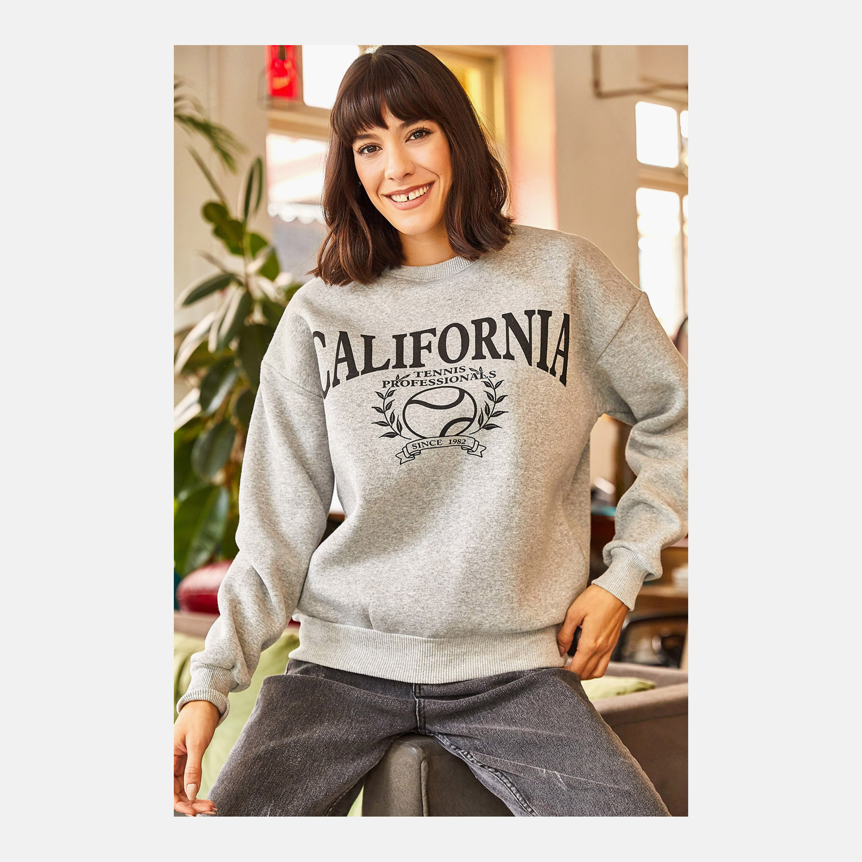 سويت شيرت نسائي باللون الرمادي بطبعة نص من القطن من أولالوك-women-clothing-hoodiesandsweatshirts-sweatshirts-image-5