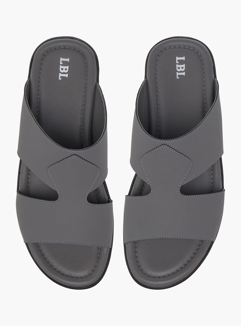 صندل عربي سهل الارتداء بتفاصيل مفرّغة من إل بي إل من شوإكسبريس-men-shoes-sandals-image-1