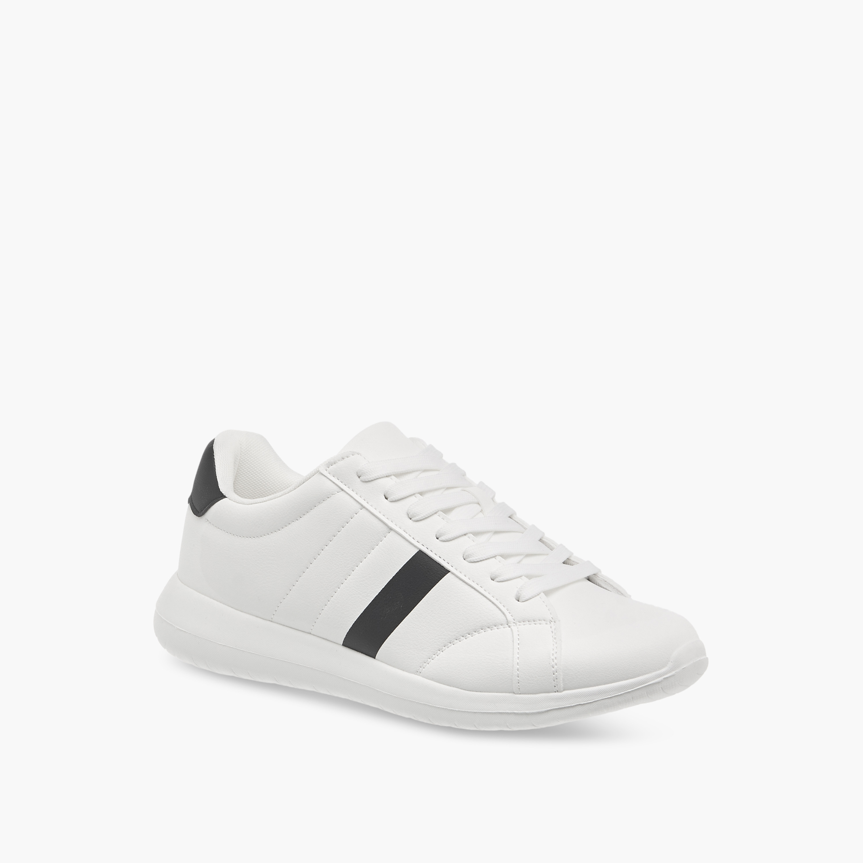 حذاء سنيكرز بتفاصيل خطوط ورباط إغلاق من إل بي إل من شو إكسبريس-men-shoes-sneakers-image-2